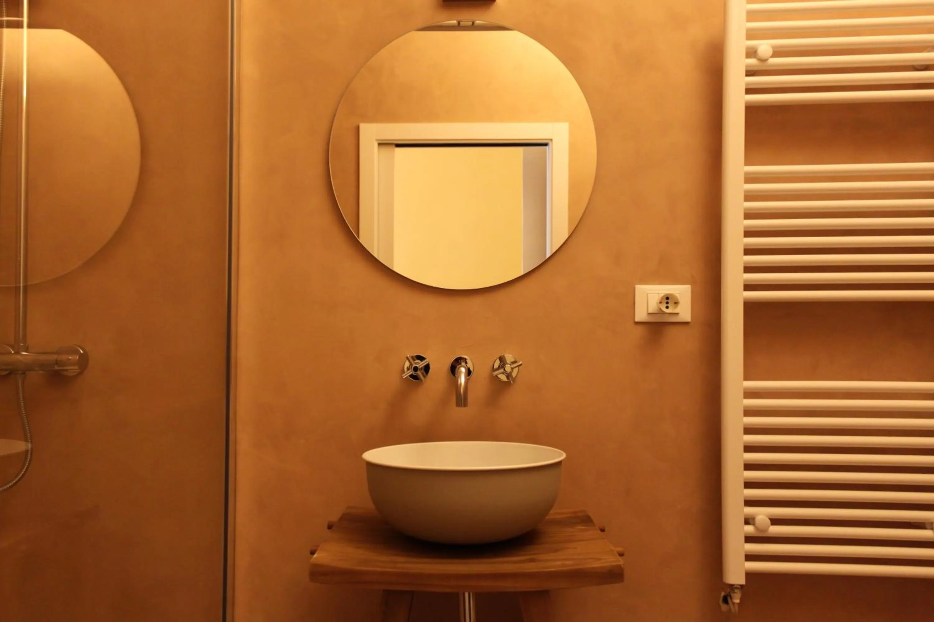 Bathroom in 4 Balconi rooms-Boutique B&B