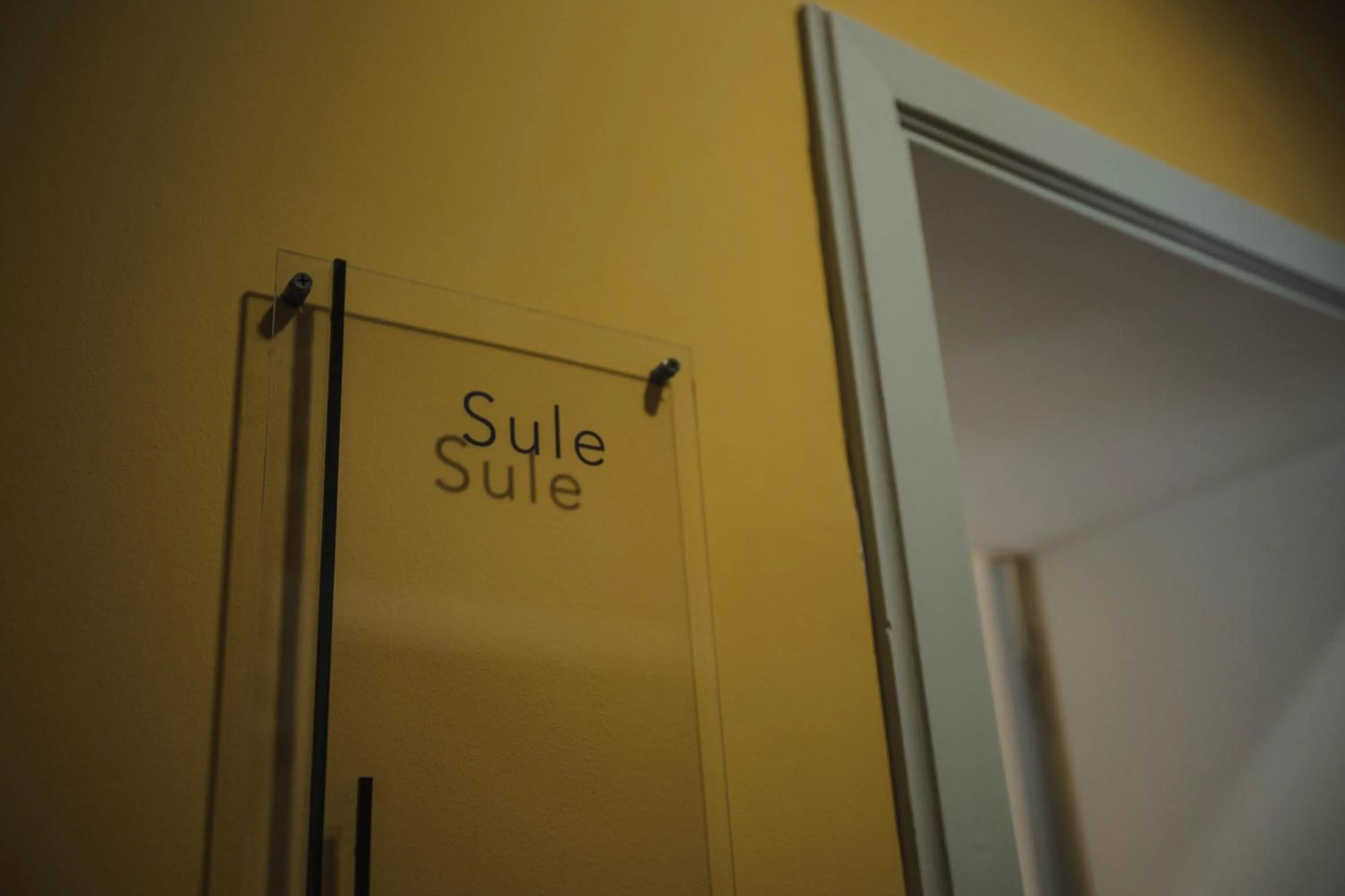 Logo/Certificate/Sign in 4 Balconi rooms-Boutique B&B