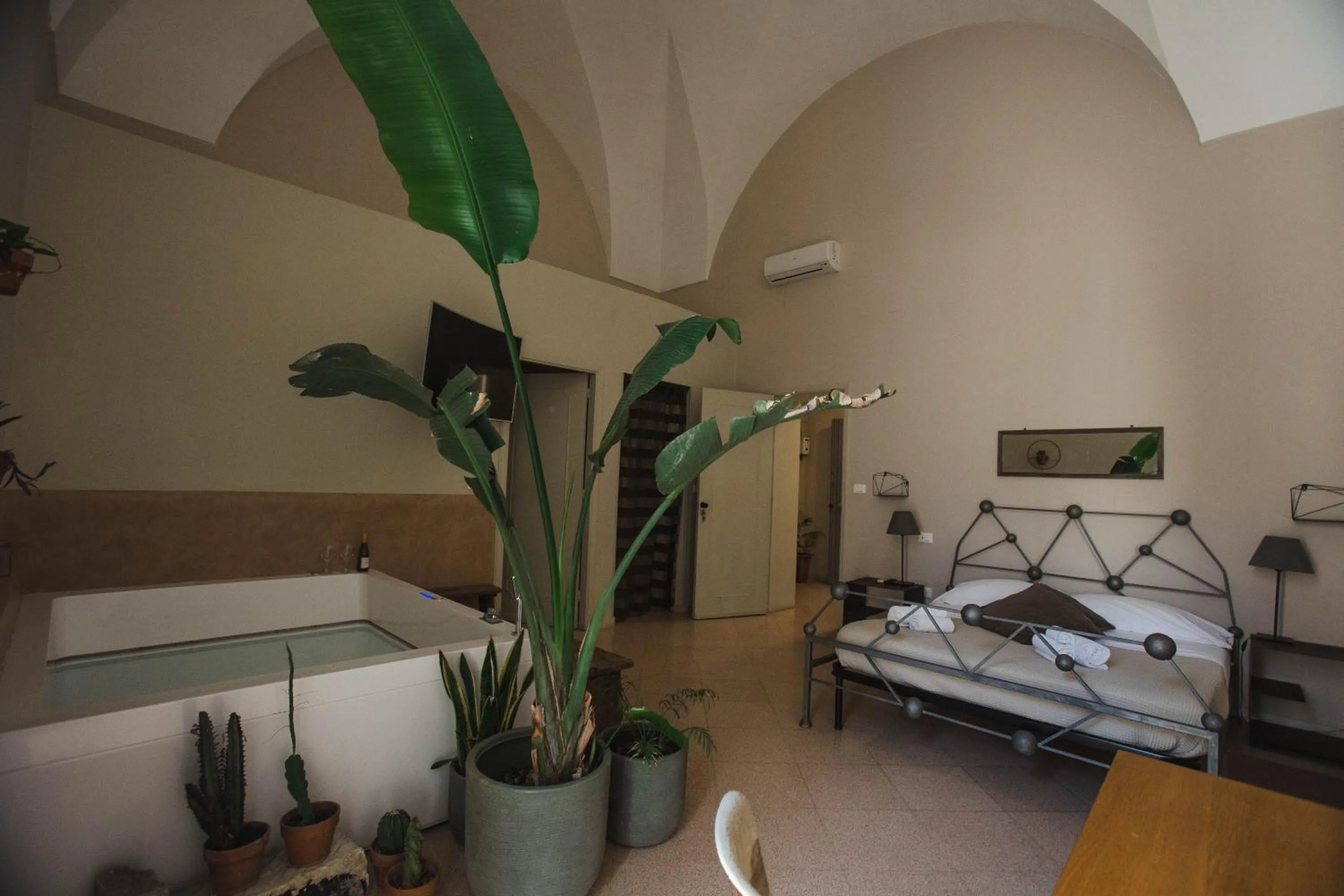 Bed in 4 Balconi rooms-Boutique B&B