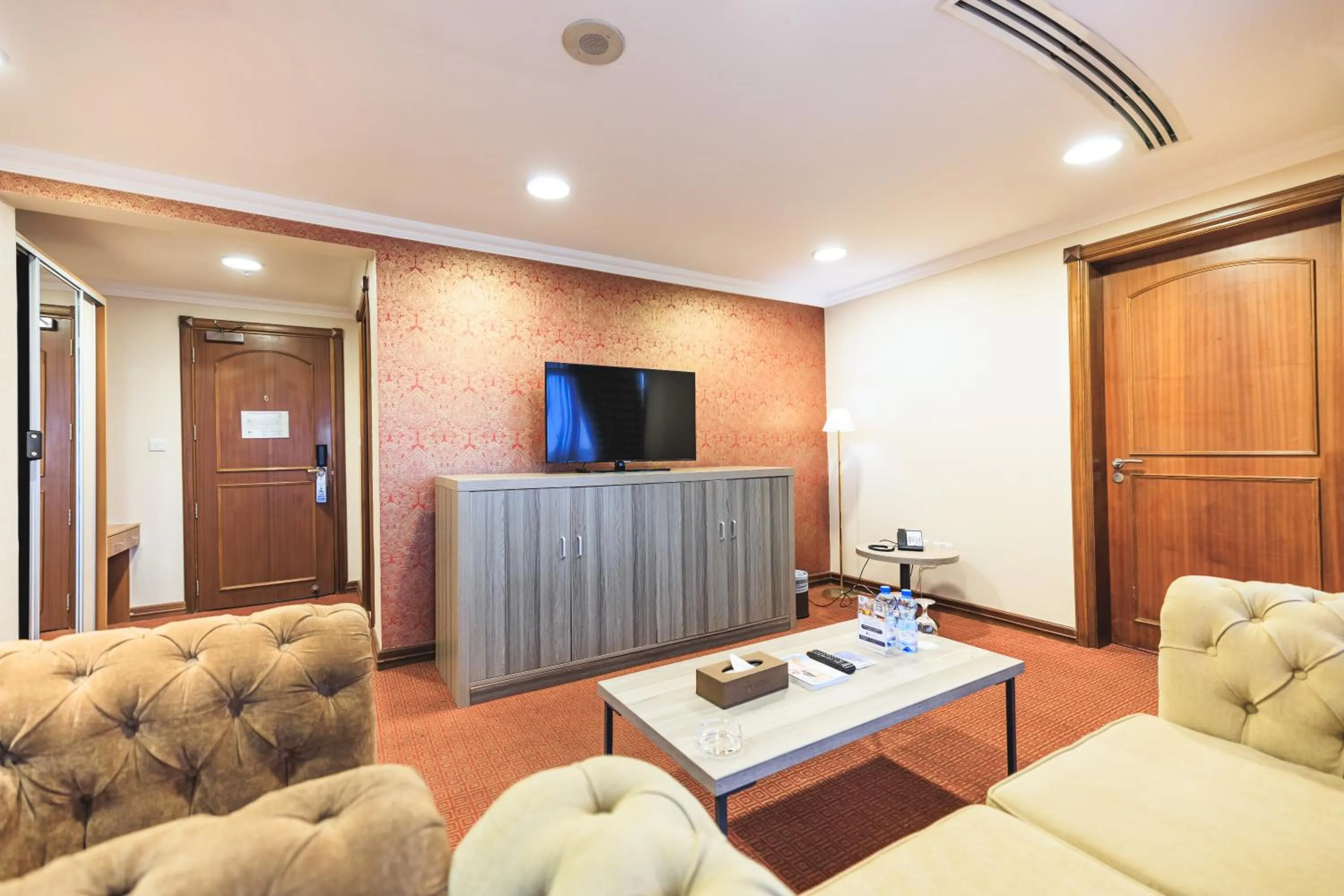 TV and multimedia in Sapphire Plaza Hotel