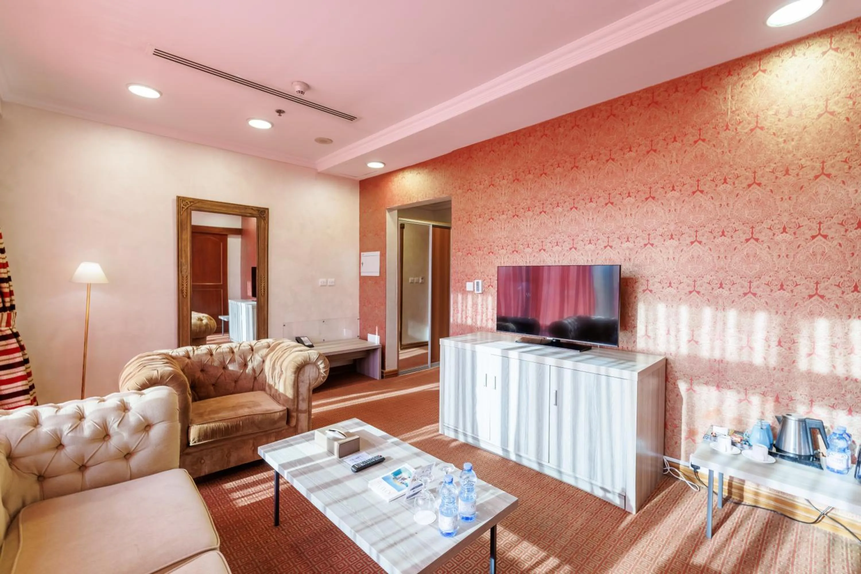 Living room in Sapphire Plaza Hotel