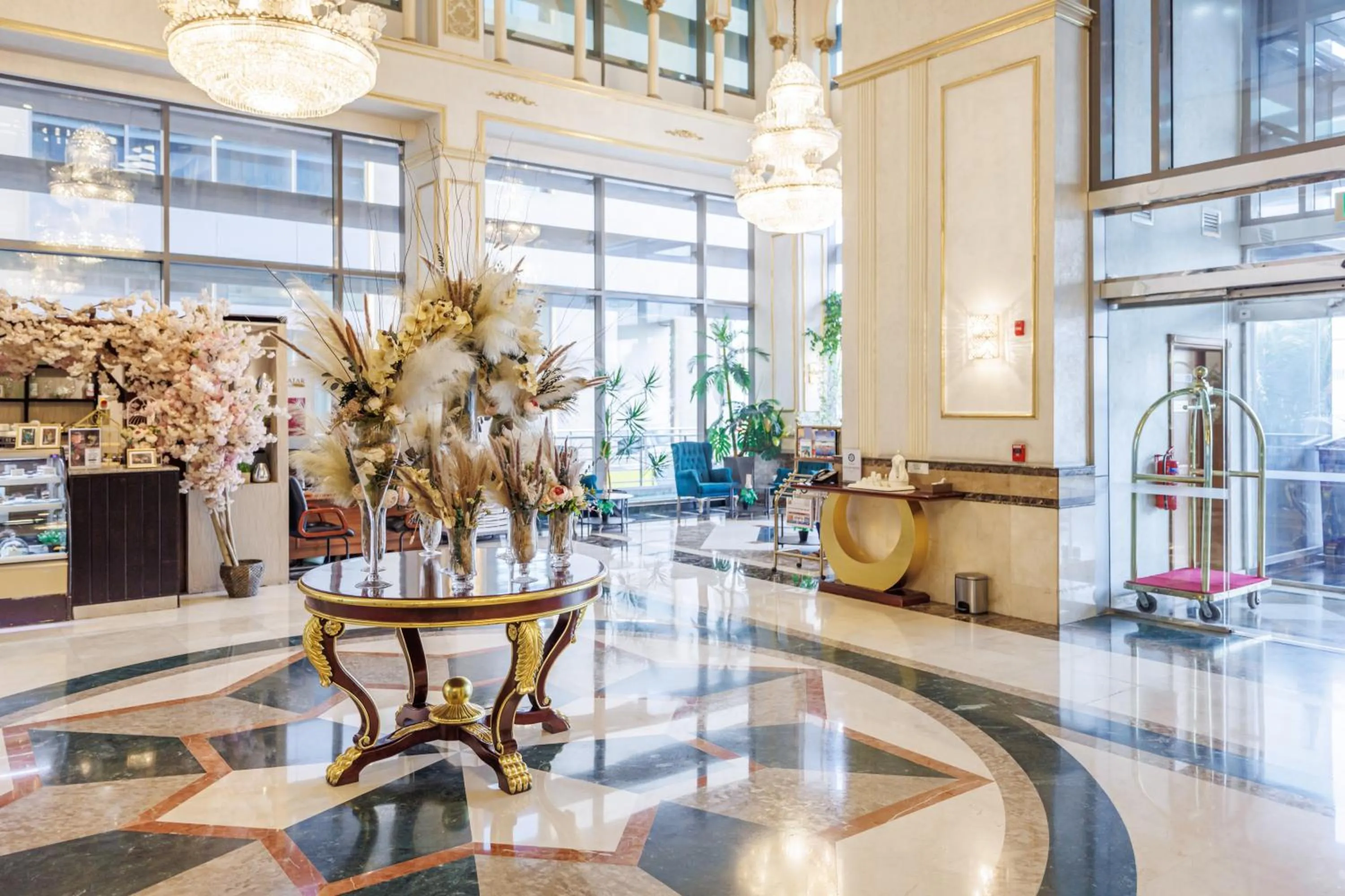 Lobby or reception in Sapphire Plaza Hotel