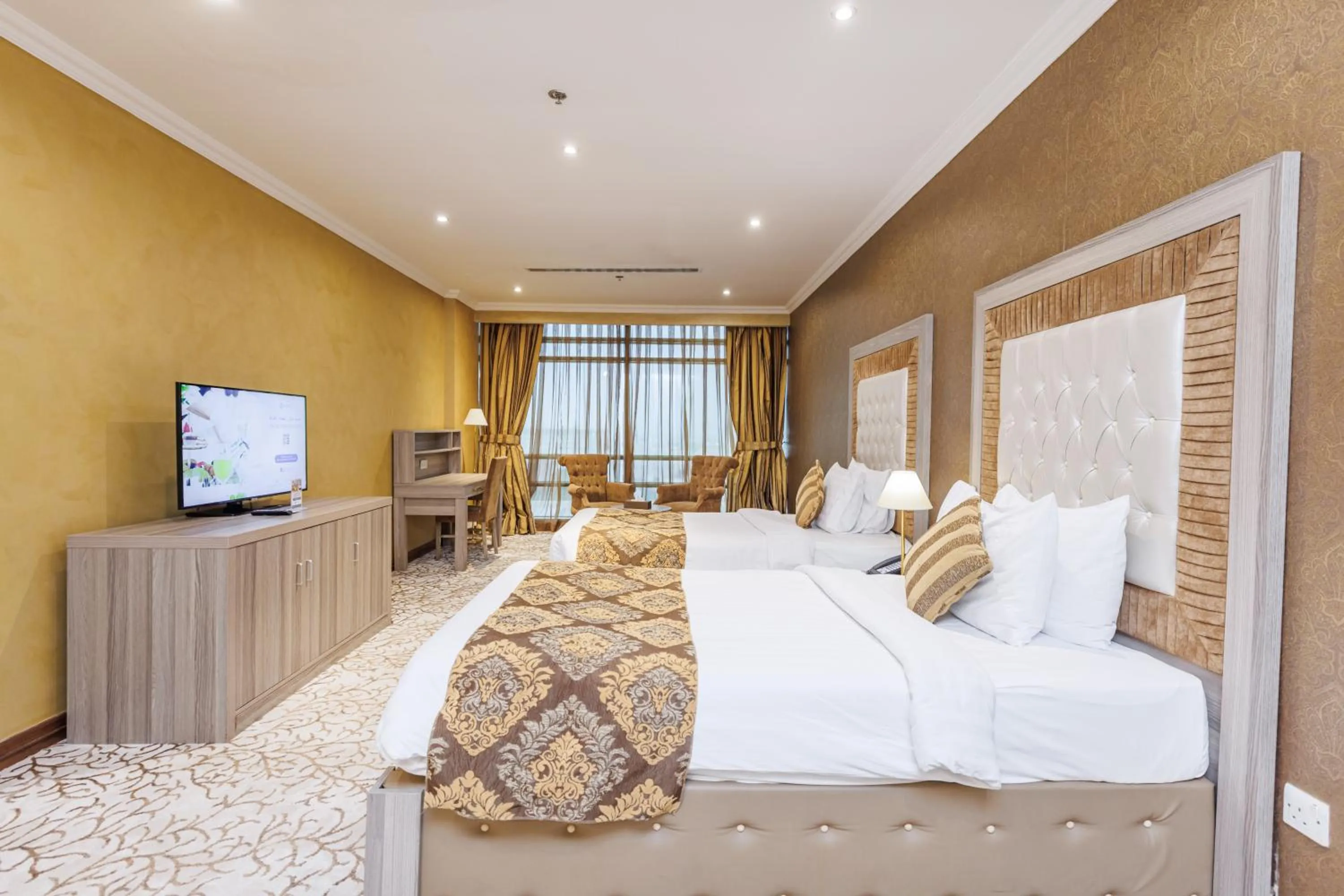 Photo of the whole room, Bed in Sapphire Plaza Hotel