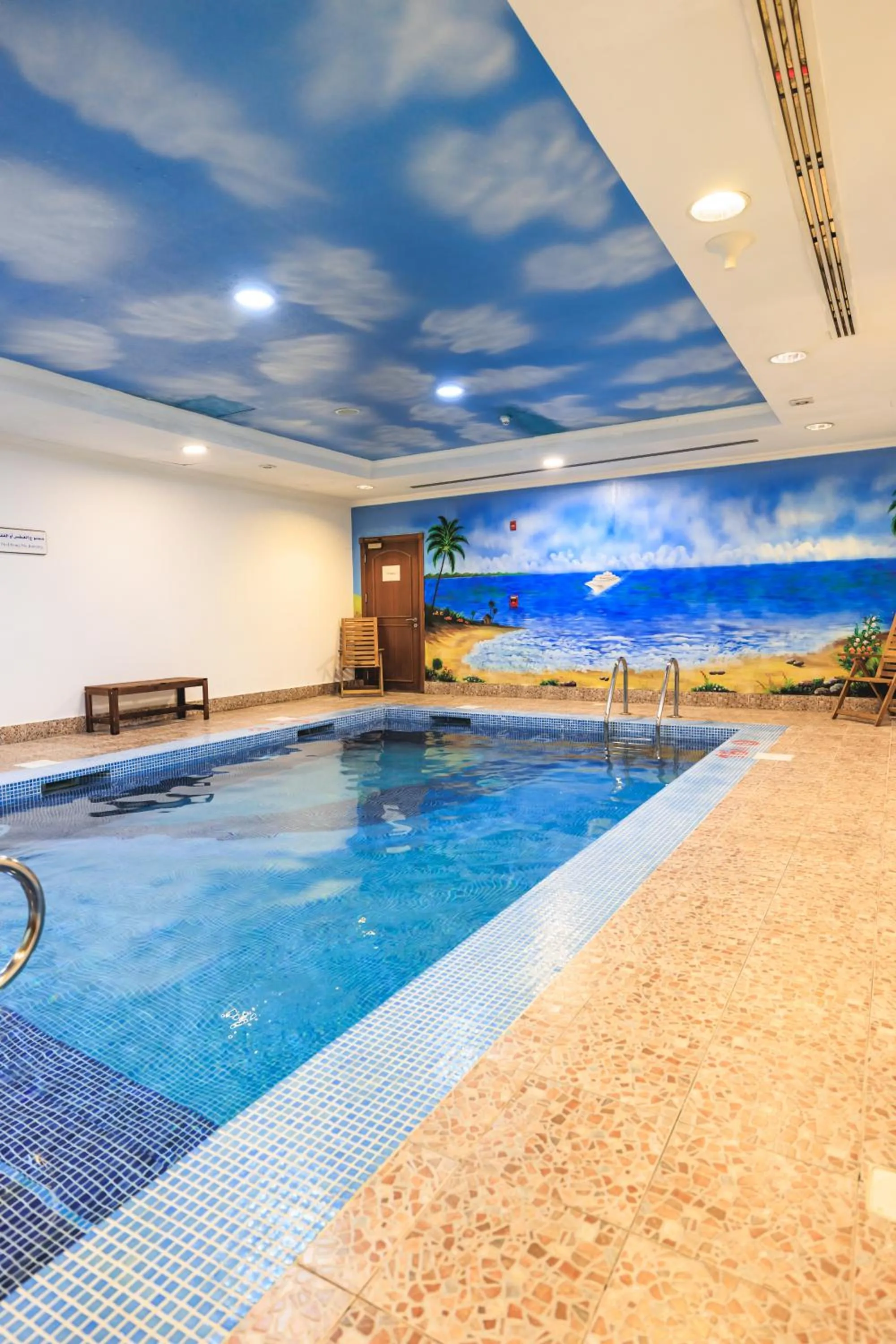 Swimming pool in Sapphire Plaza Hotel