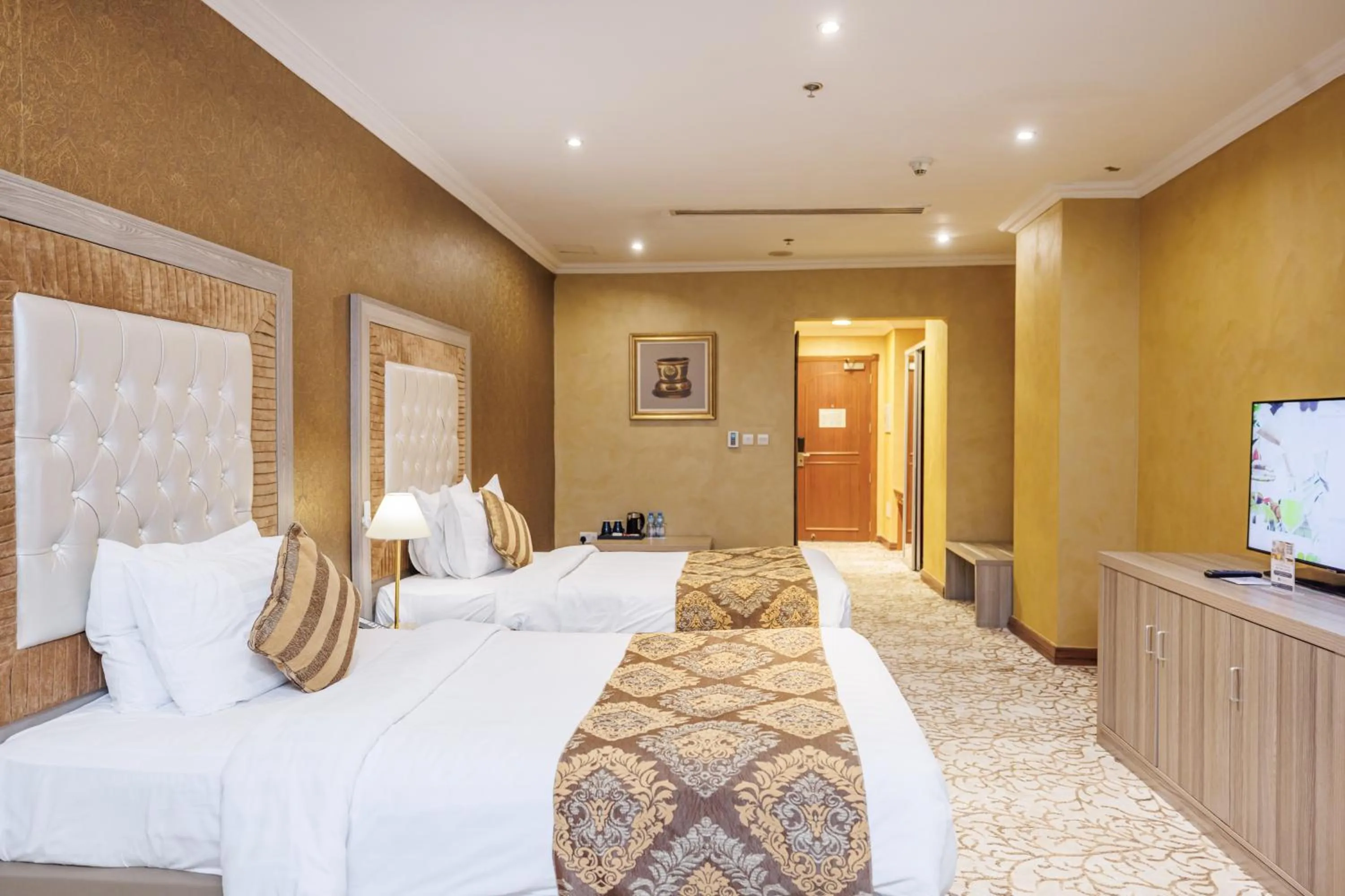 Bedroom, Bed in Sapphire Plaza Hotel