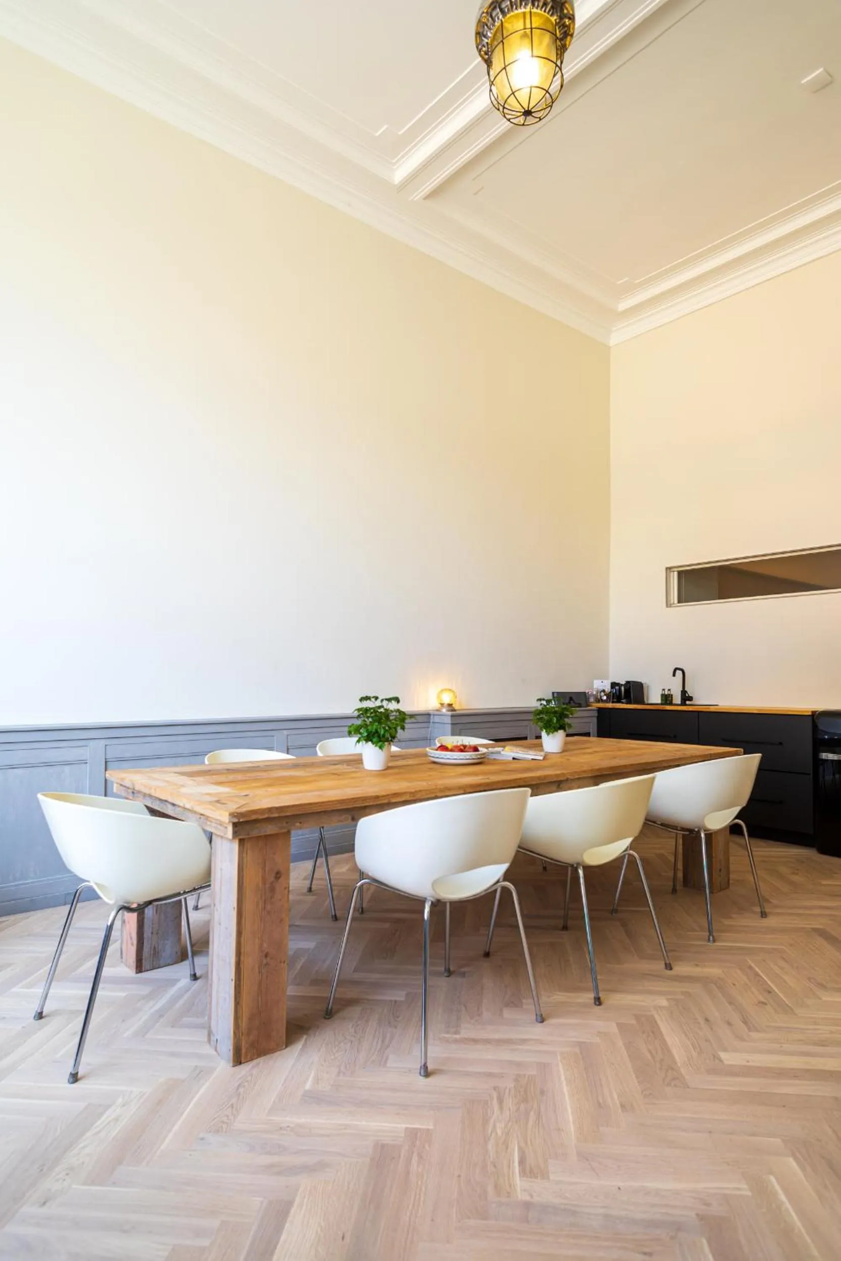 Communal lounge/ TV room in Sleep&Stay Floris IV