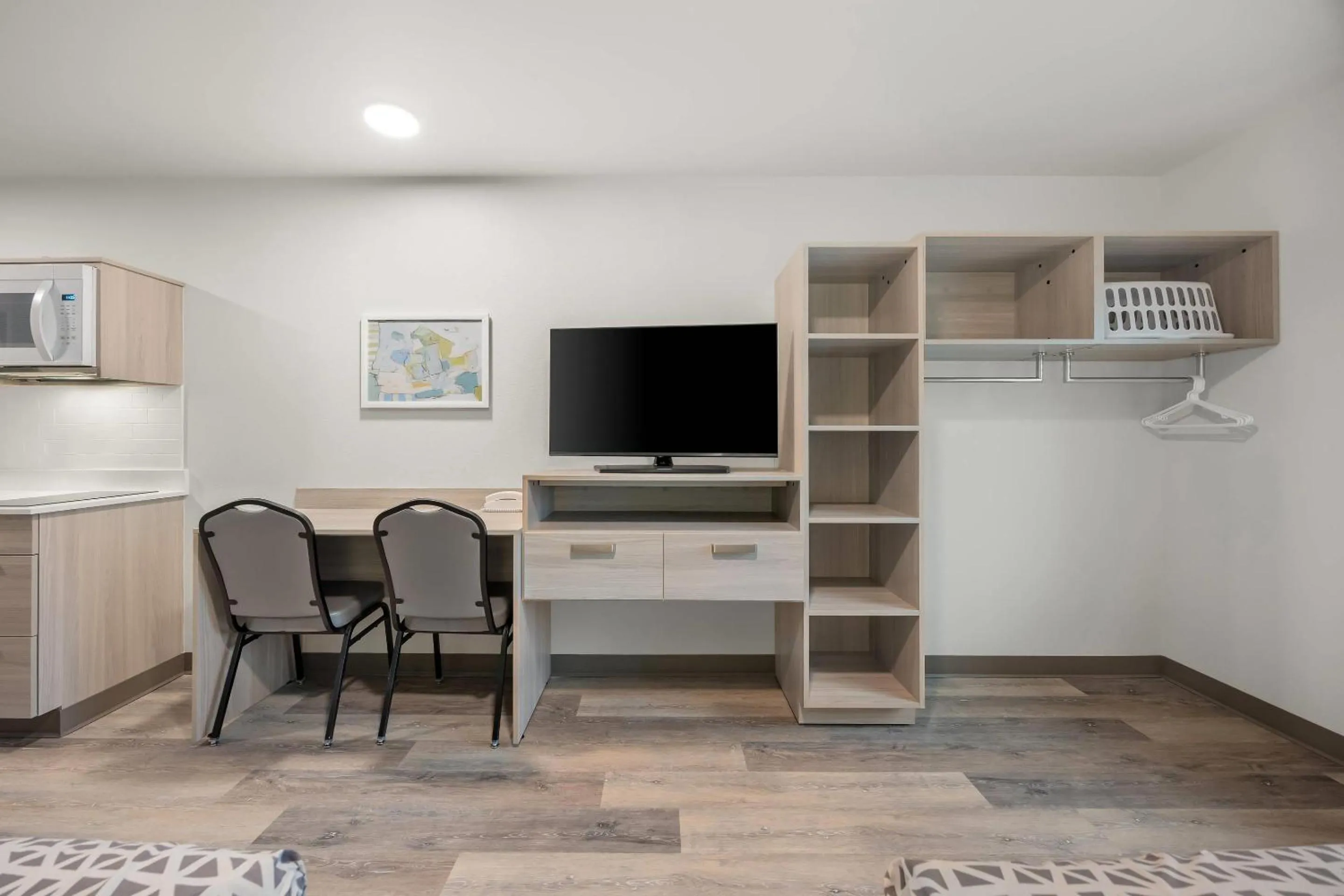 TV and multimedia in WoodSpring Suites Medford near I-5