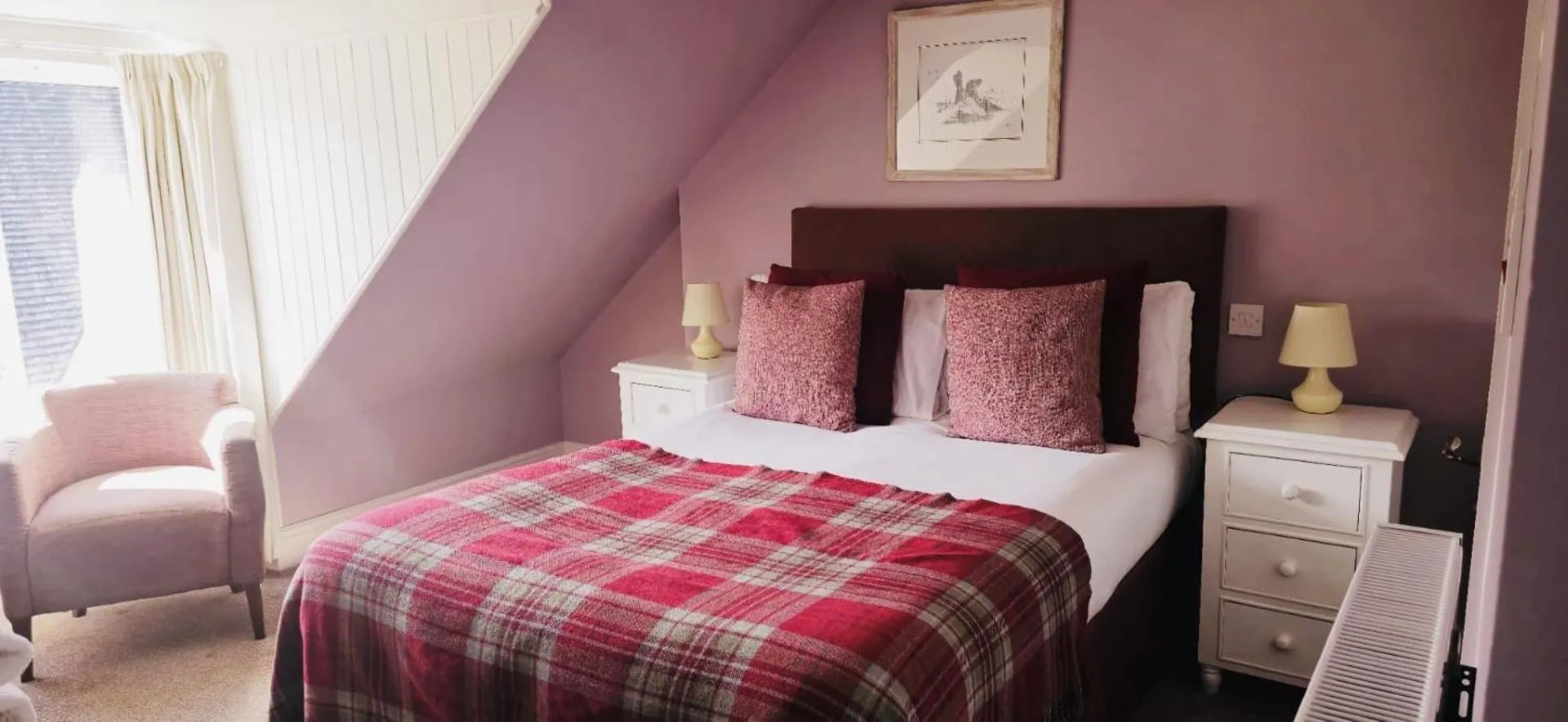 Bedroom, Bed in Glenisle Hotel