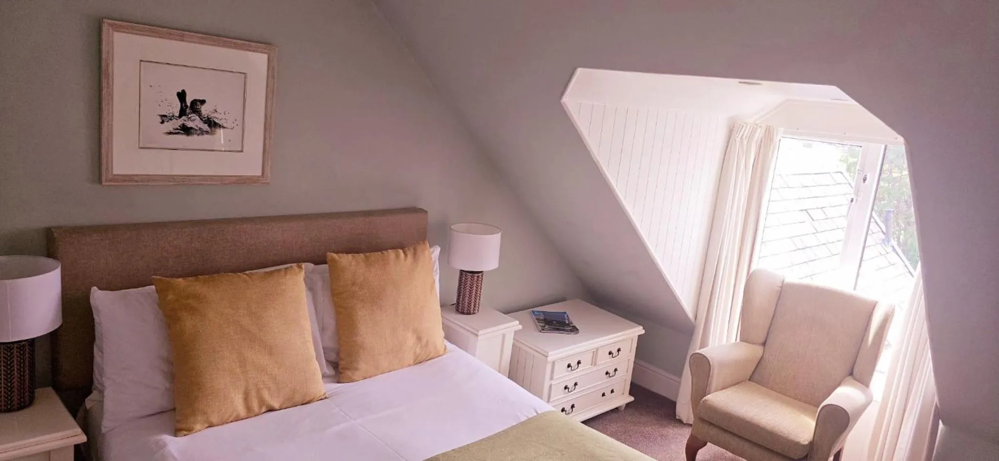 Bed in Glenisle Hotel