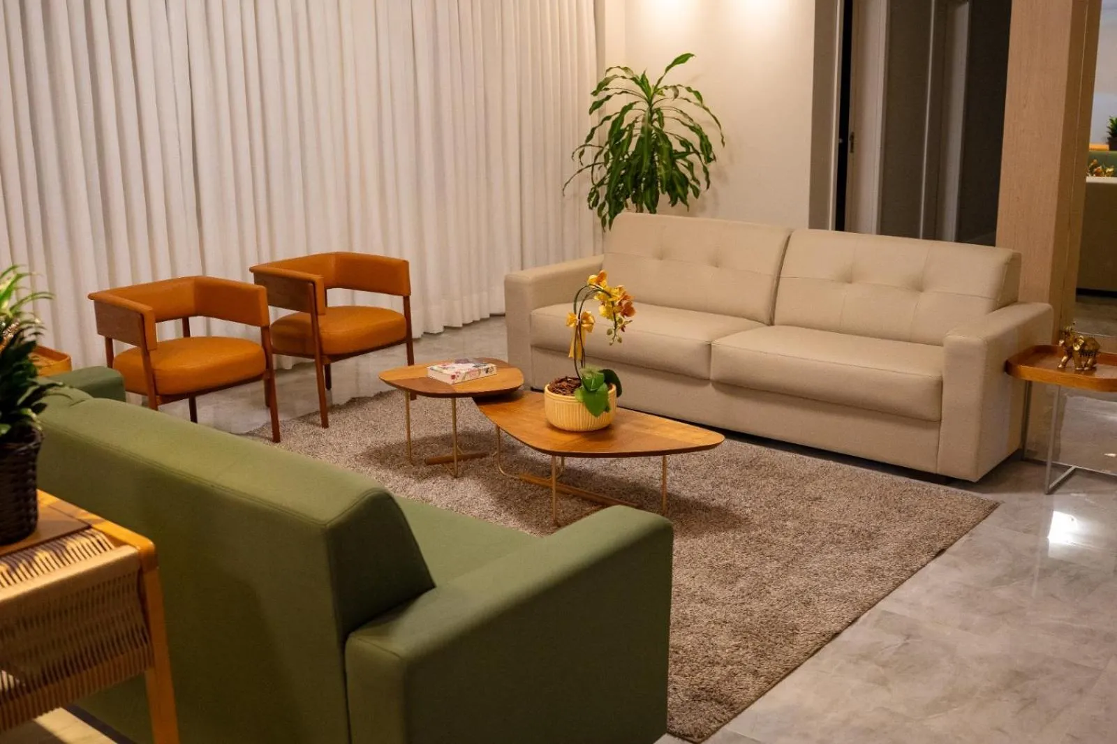 Communal lounge/ TV room in Hotel Bon Vivant