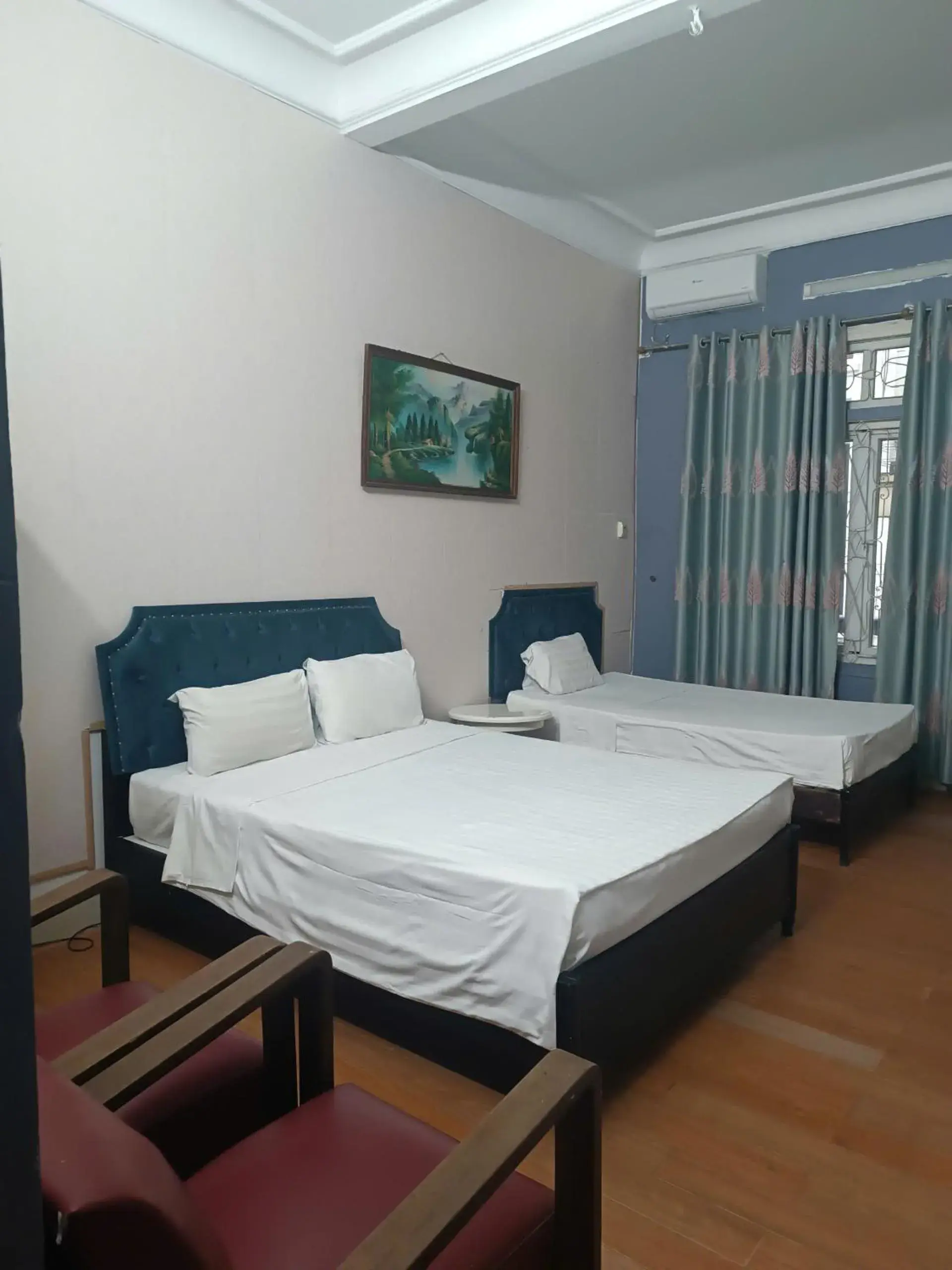 Triple Room with Balcony in Hanoi Old quarter Central Hotel Triple Room with Balcony in Hanoi Old quarter Central Hotel
