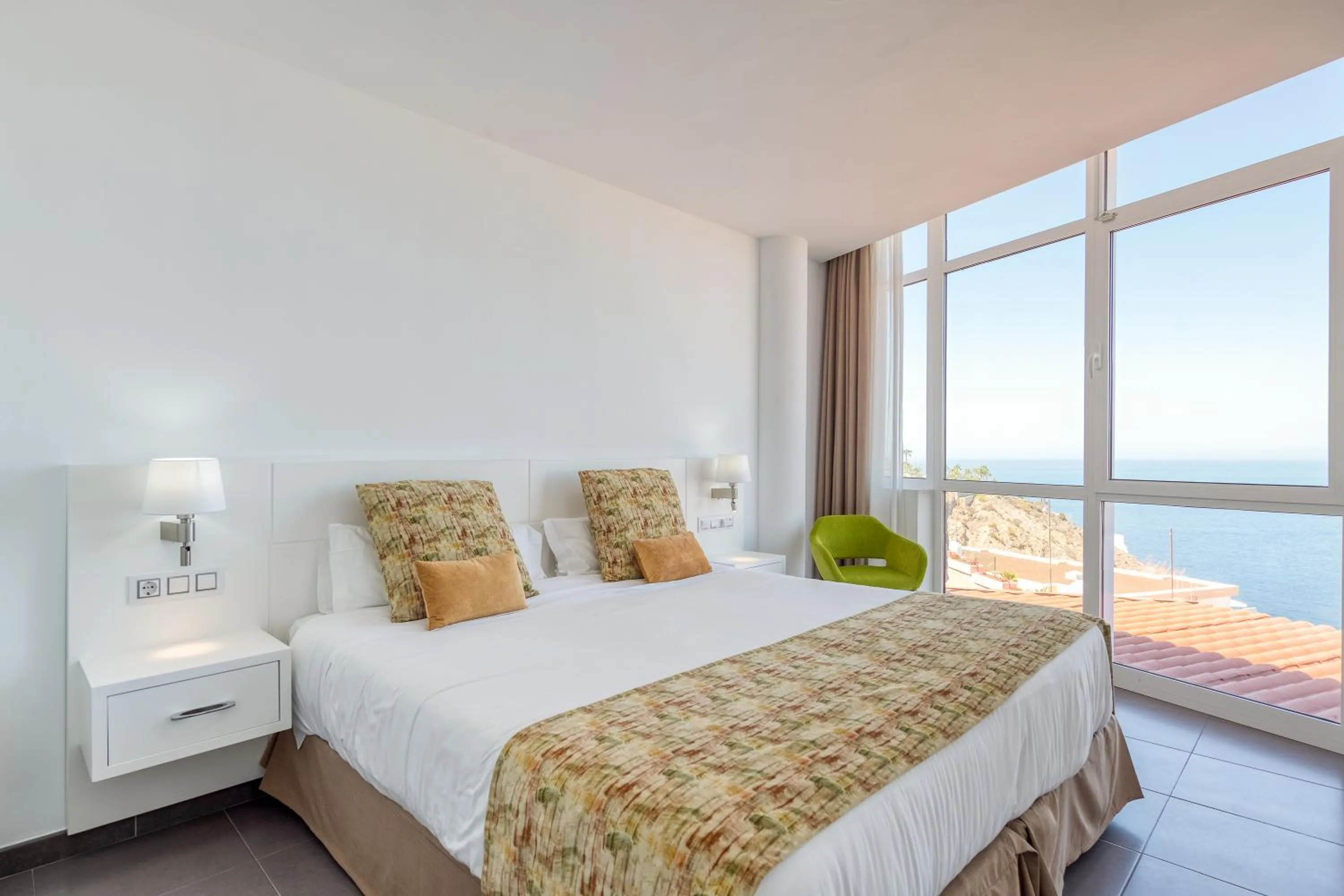 Bedroom, Bed in Holiday Club Vista Amadores