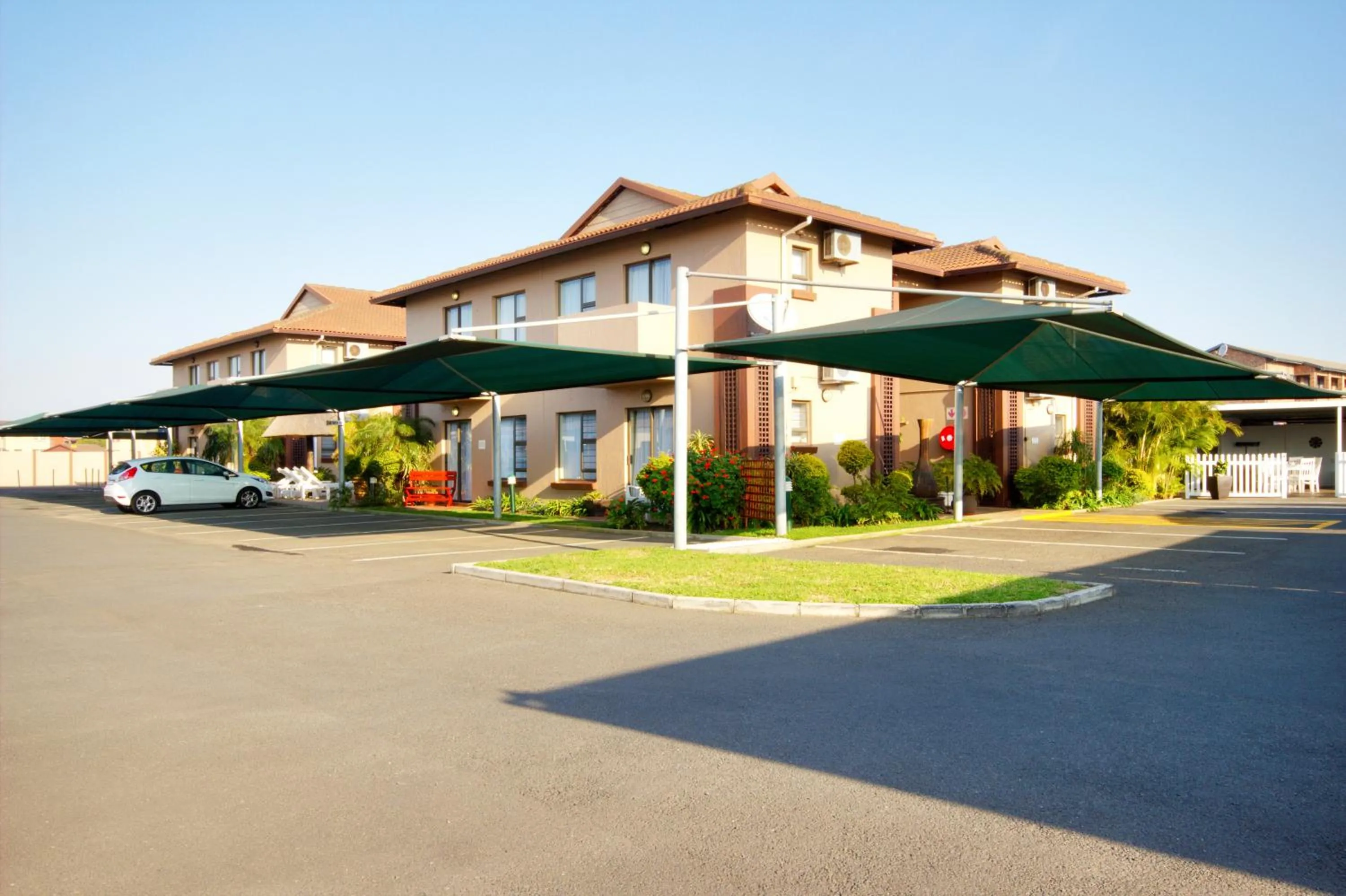 Facade/entrance in Seagull Lodge
