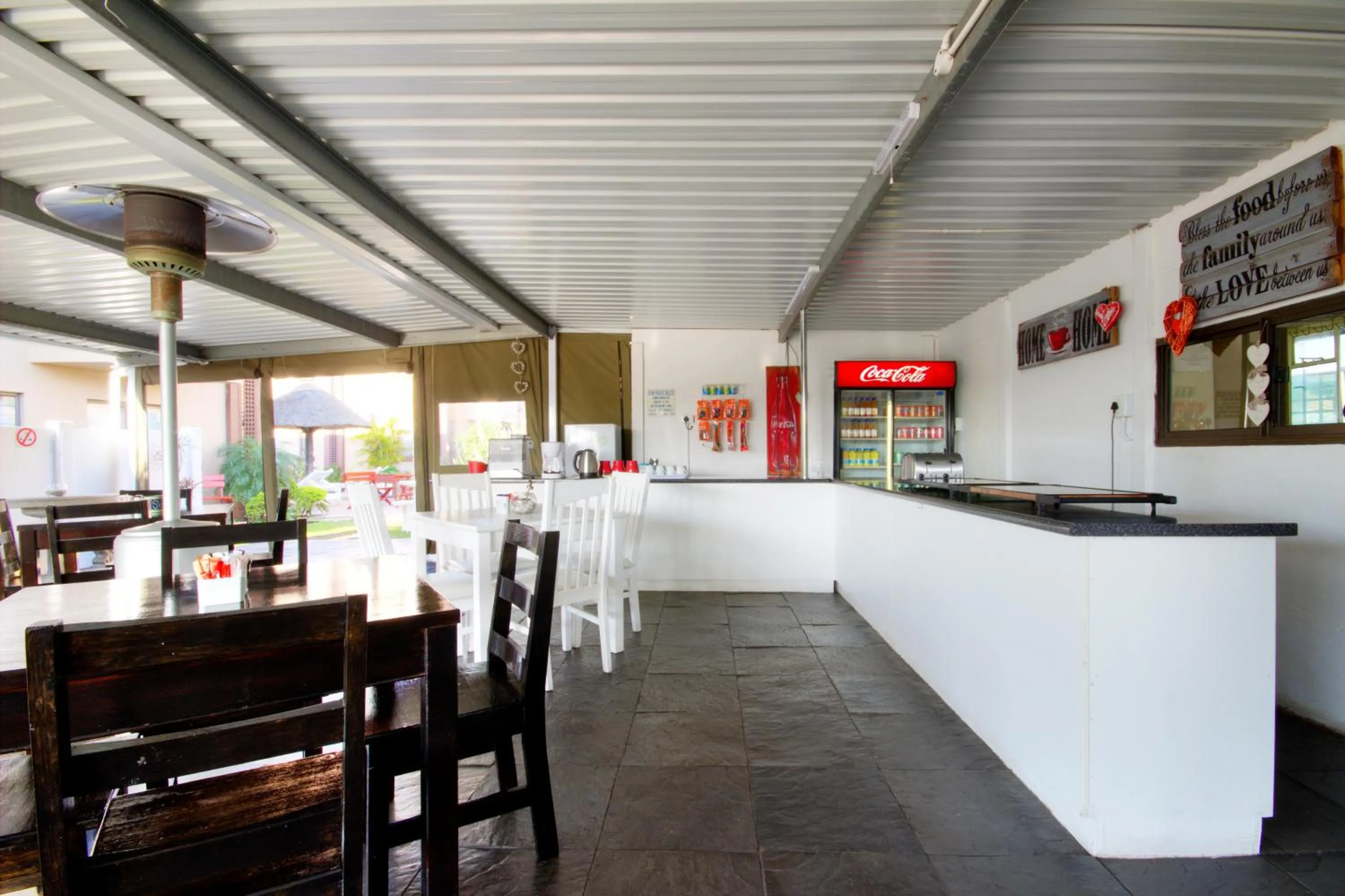 Restaurant/places to eat in Seagull Lodge