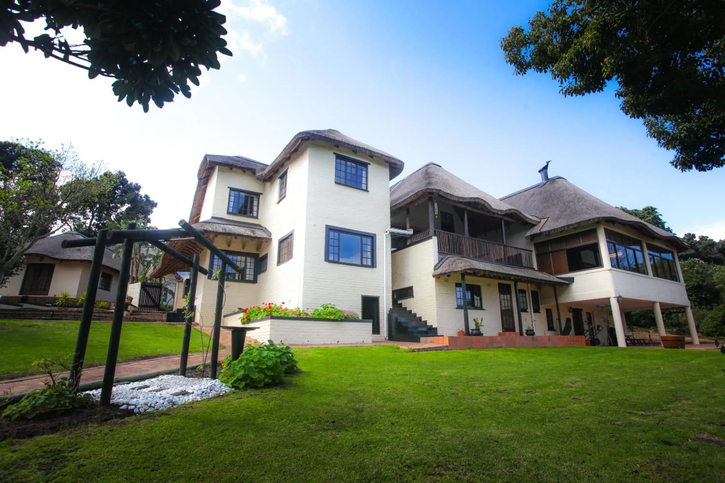 Facade/entrance in Winelands Villa Guesthouse and Cottages Facade/entrance in Winelands Villa Guesthouse and Cottages