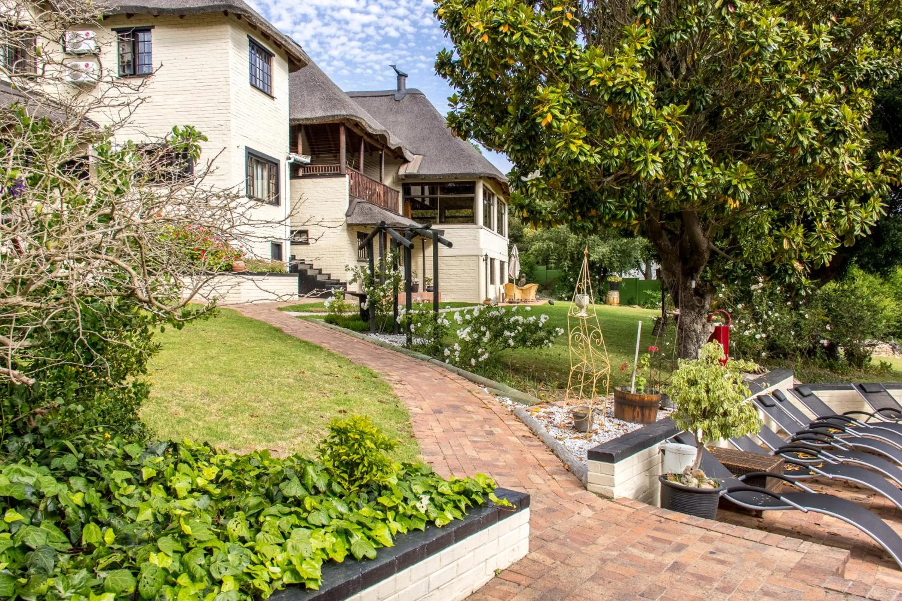 Property building in Winelands Villa Guesthouse and Cottages
