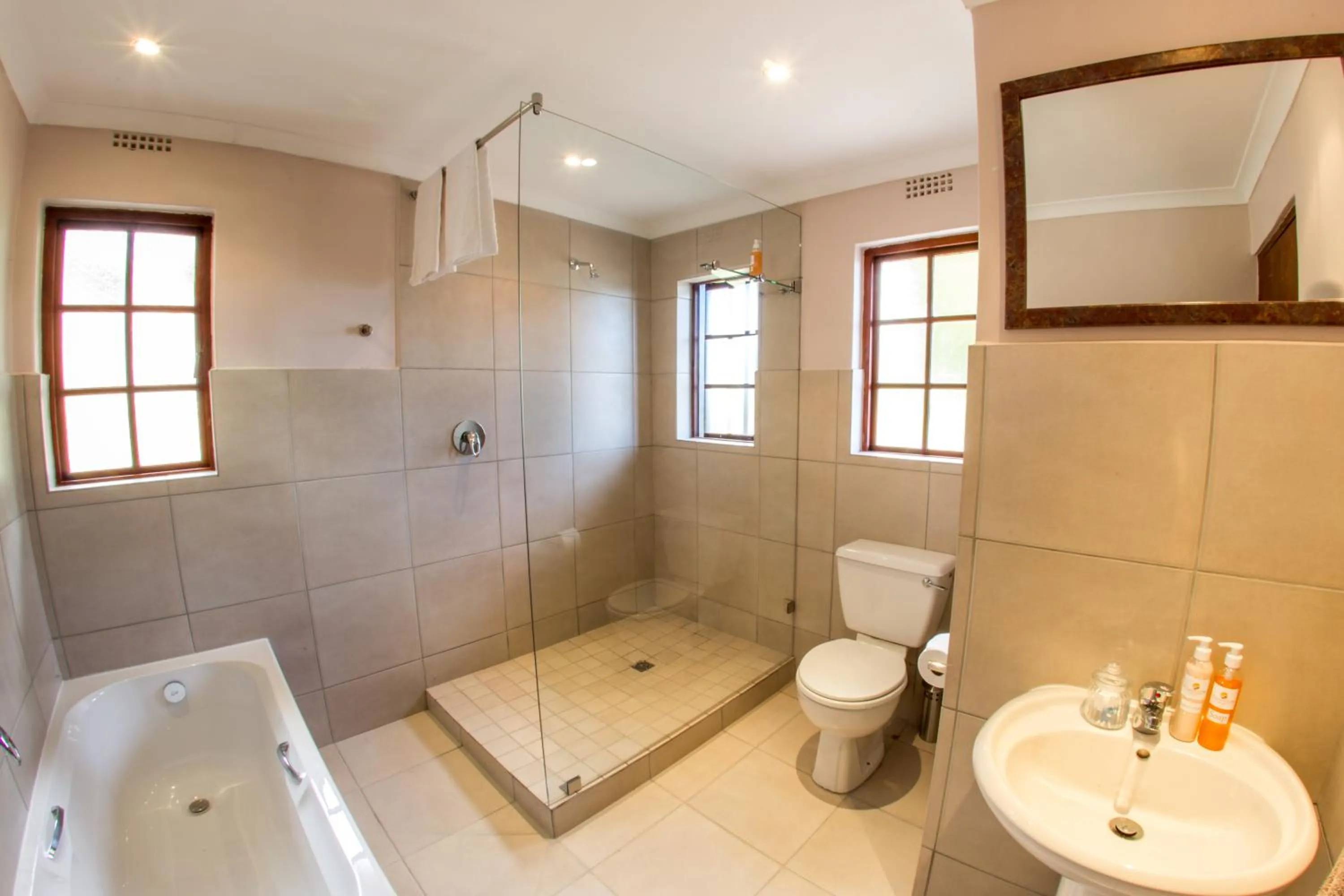 Bathroom in Winelands Villa Guesthouse and Cottages