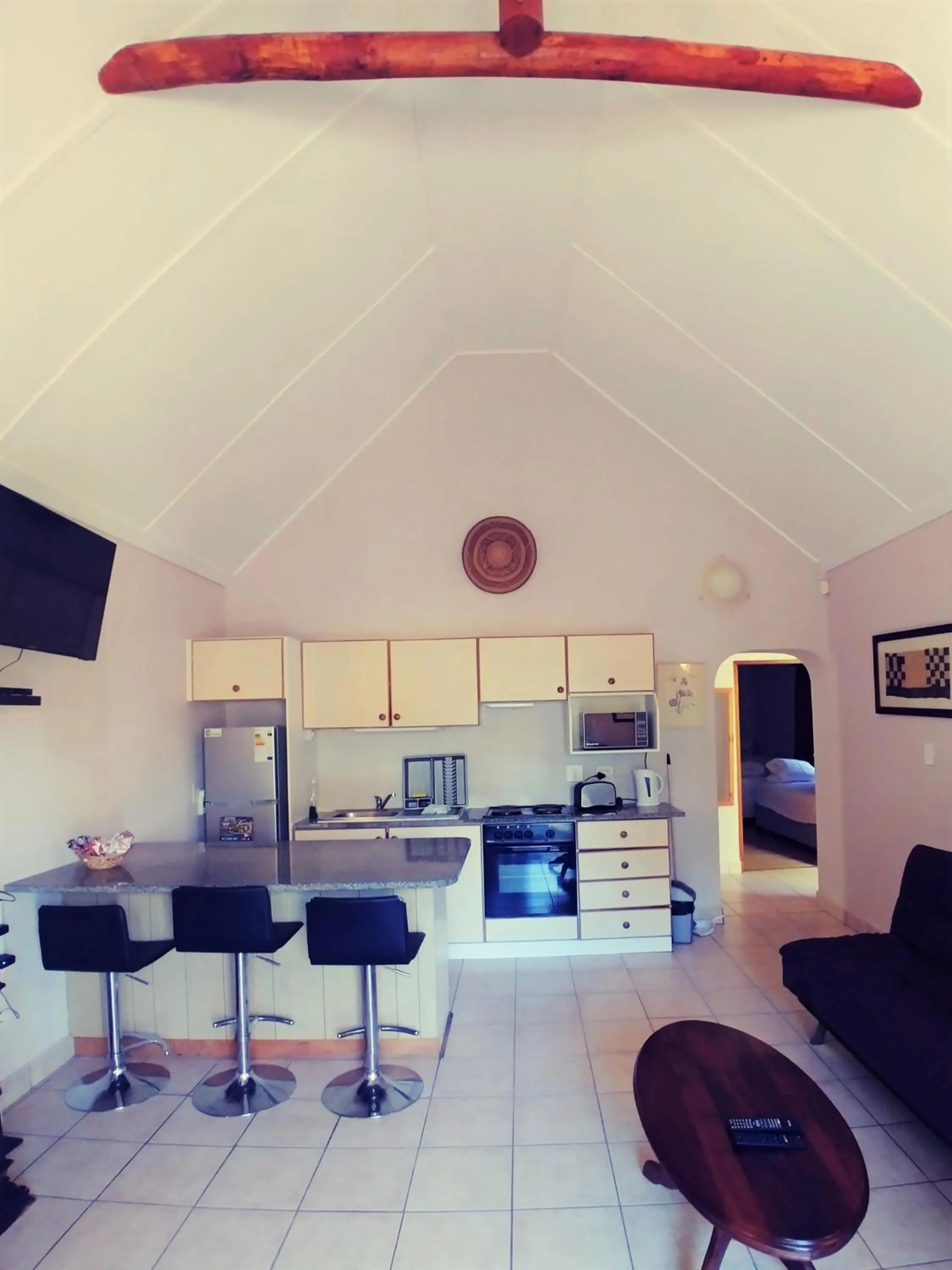 Kitchen or kitchenette in Winelands Villa Guesthouse and Cottages
