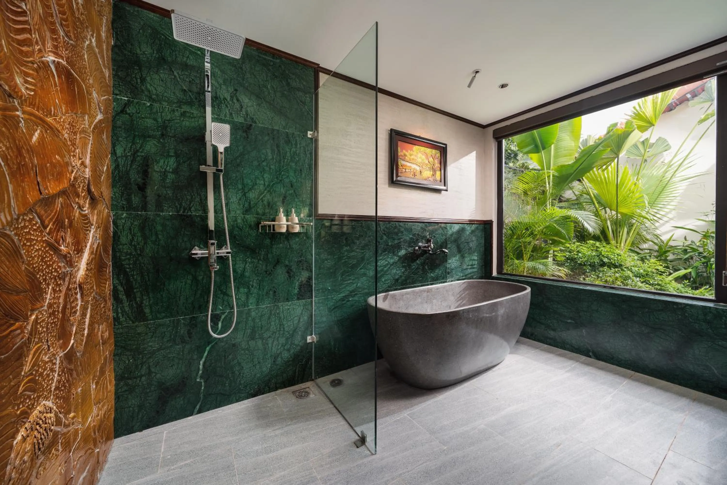 Shower in The Greenary Garden