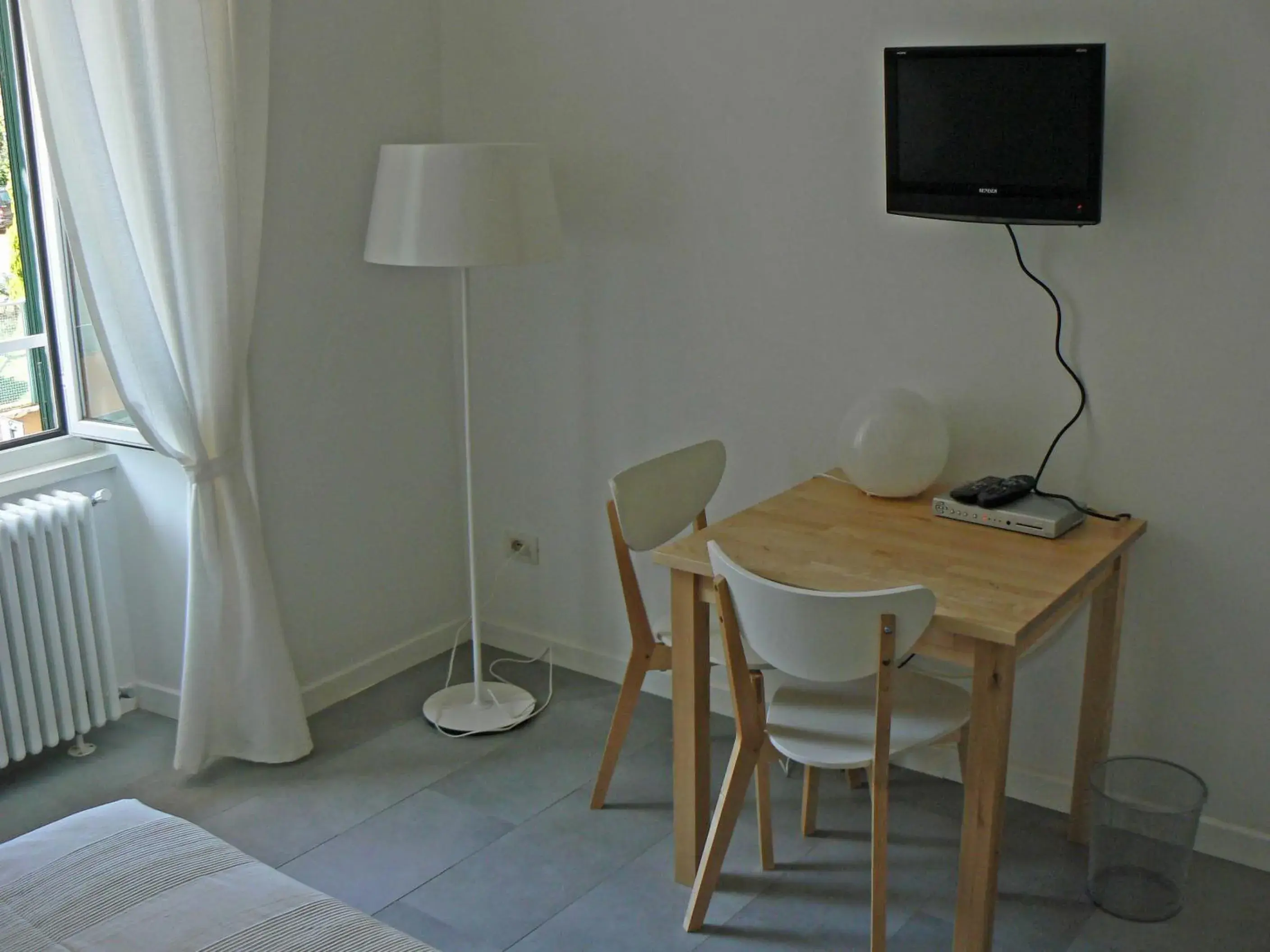 Double Room with Private Bathroom in B&b Il Sampietrino Dei Cavalleggeri Double Room with Private Bathroom in B&b Il Sampietrino Dei Cavalleggeri