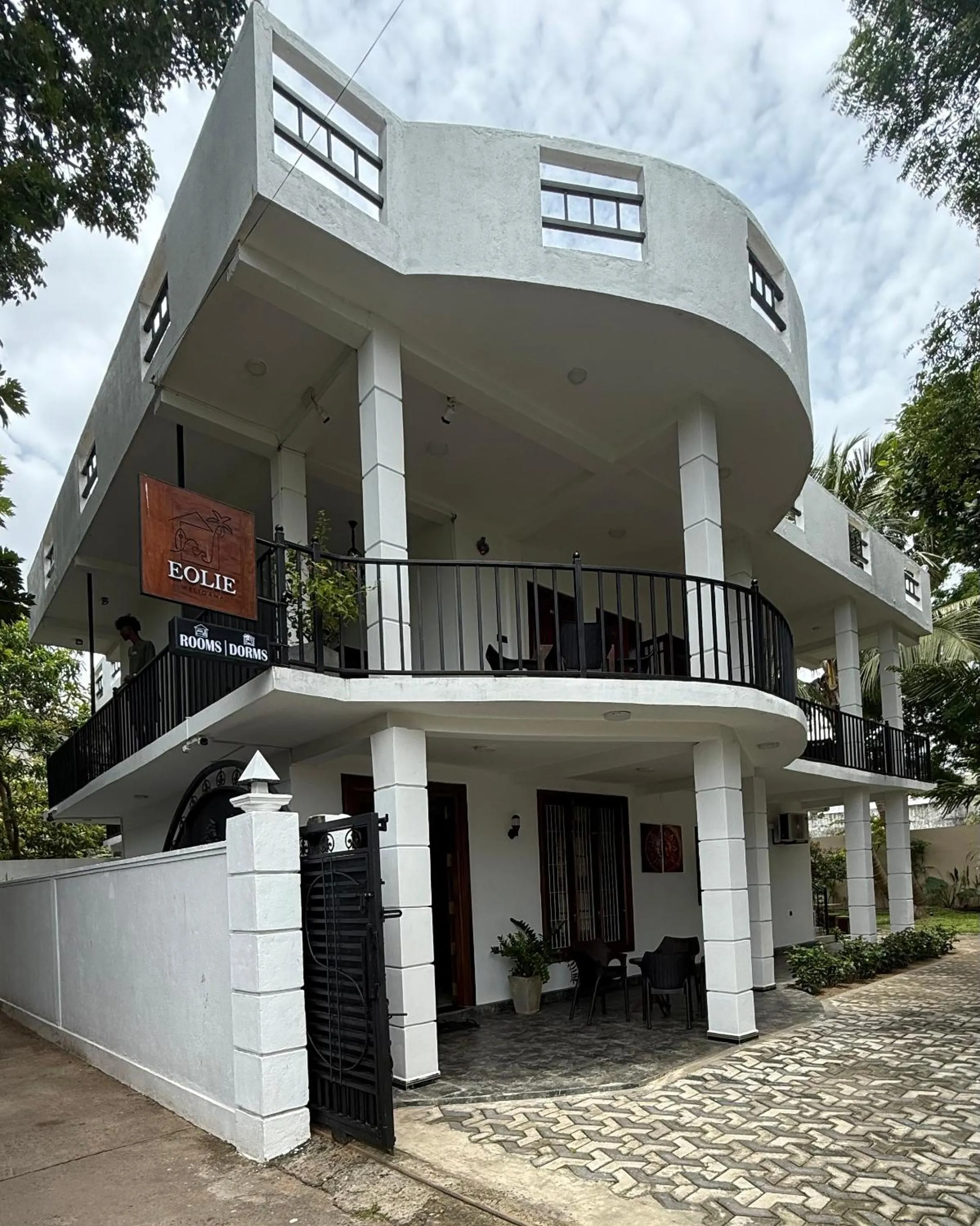 Property building in Eolie Weligama