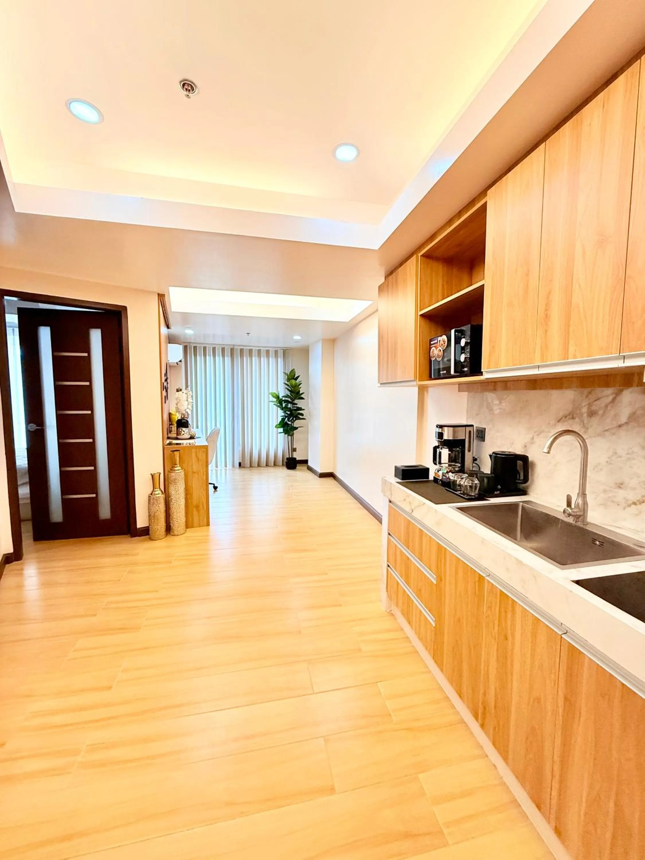Coffee/tea facilities in Chateau de Maisons Suites