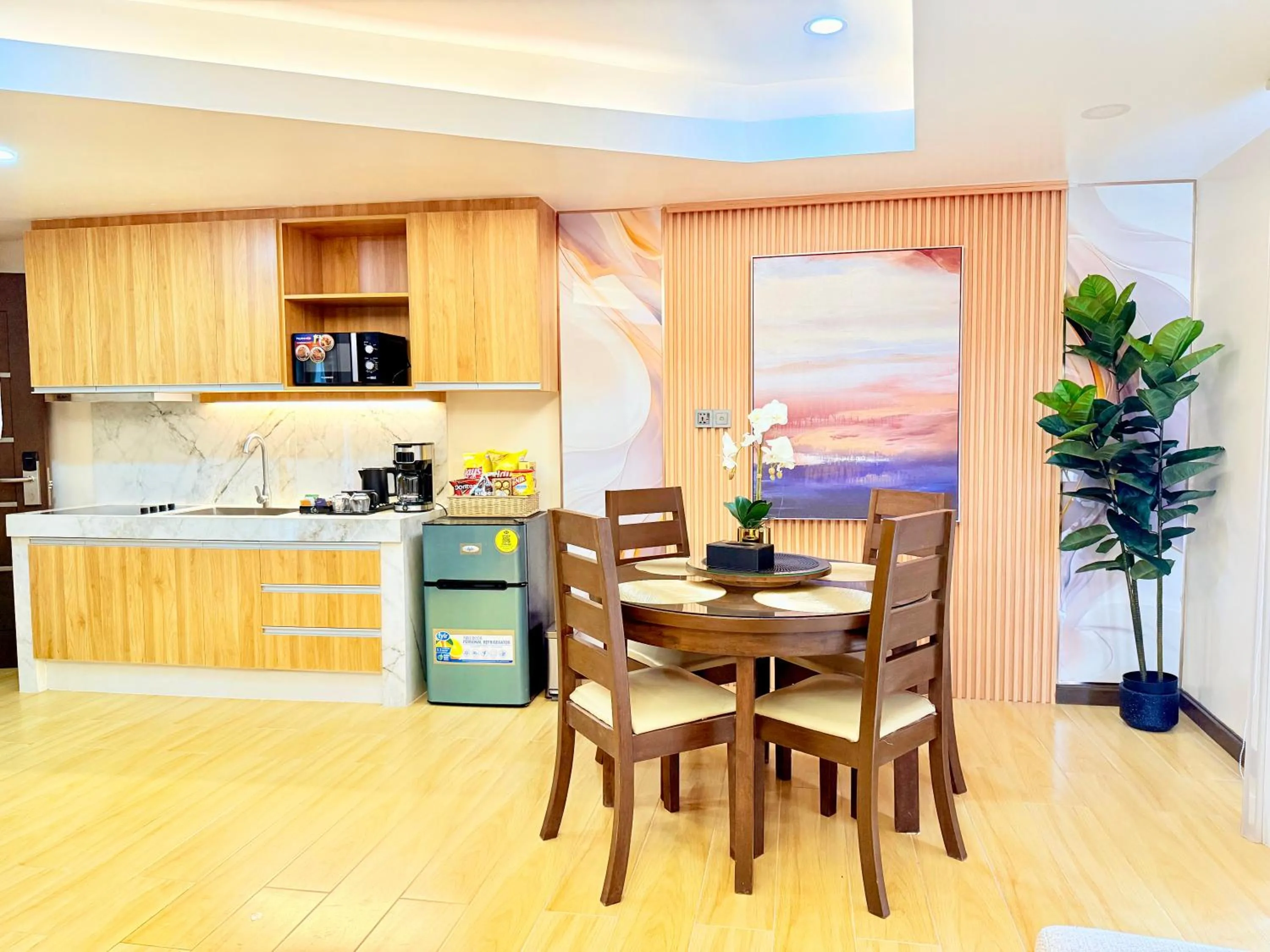 Kitchen or kitchenette in Chateau de Maisons Suites
