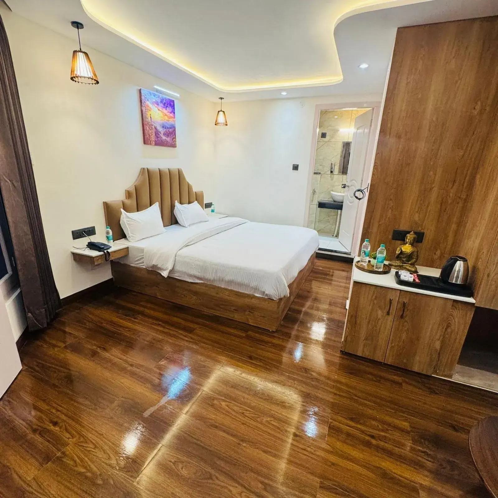 King Room with Mountain View in Jasmine Mountain View Retreat - Mall Road Dalhousie King Room with Mountain View in Jasmine Mountain View Retreat - Mall Road Dalhousie