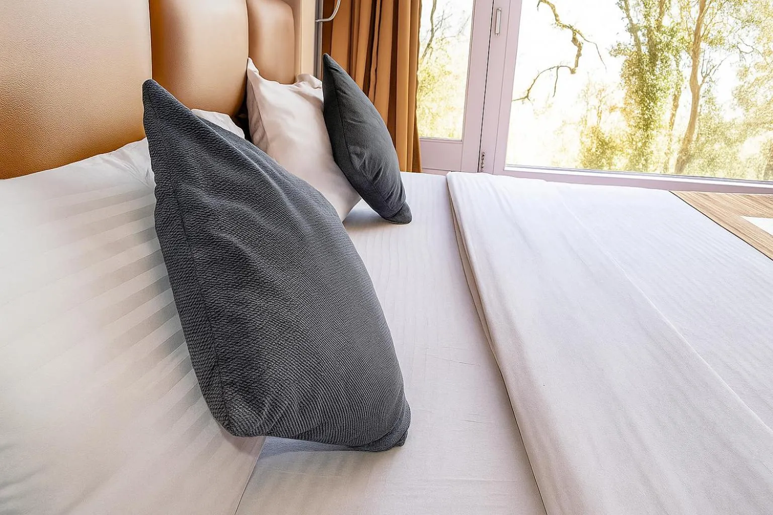 Double Room with Mountain View in Jasmine Mountain View Retreat - Mall Road Dalhousie