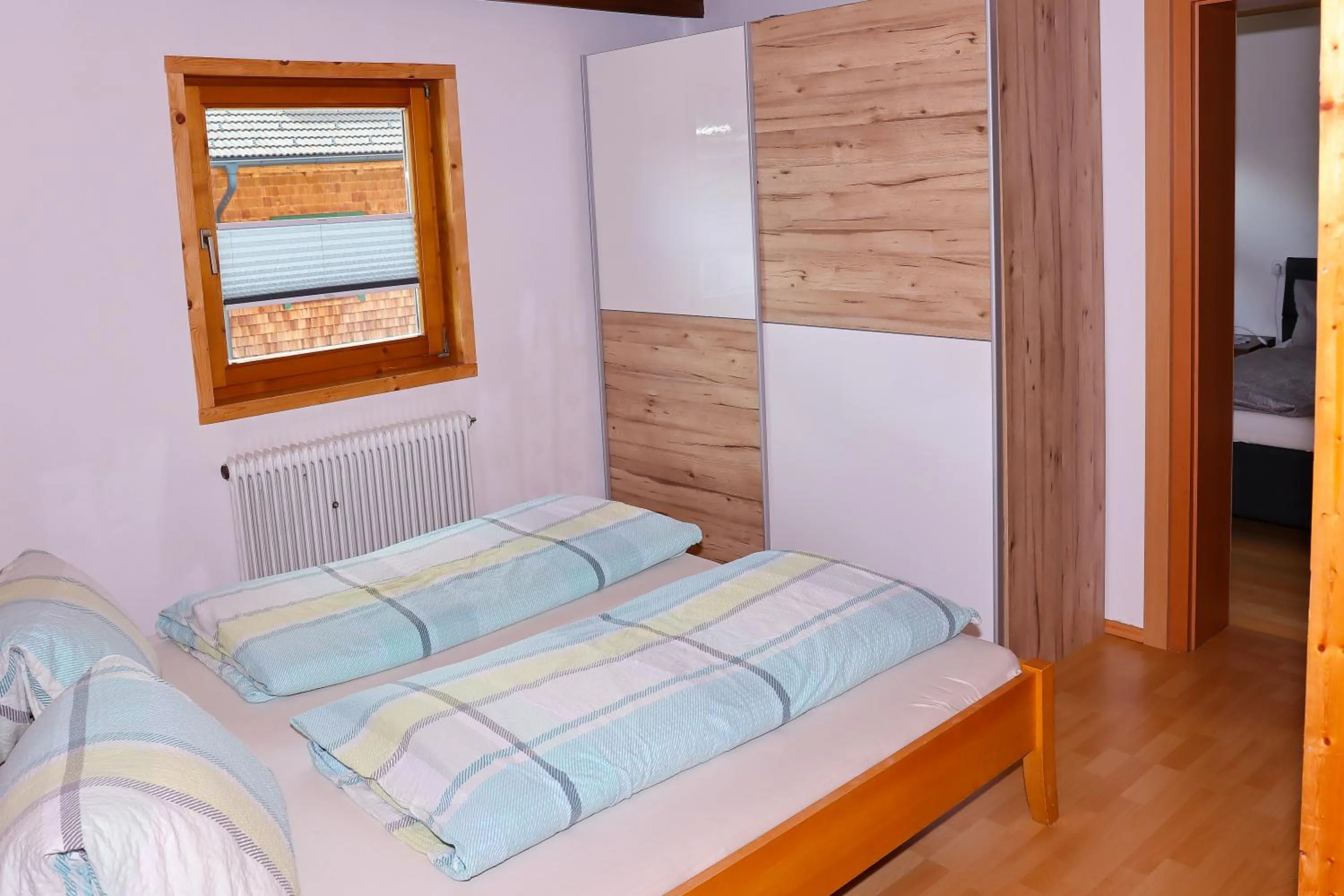Photo of the whole room, Bed in Palfner