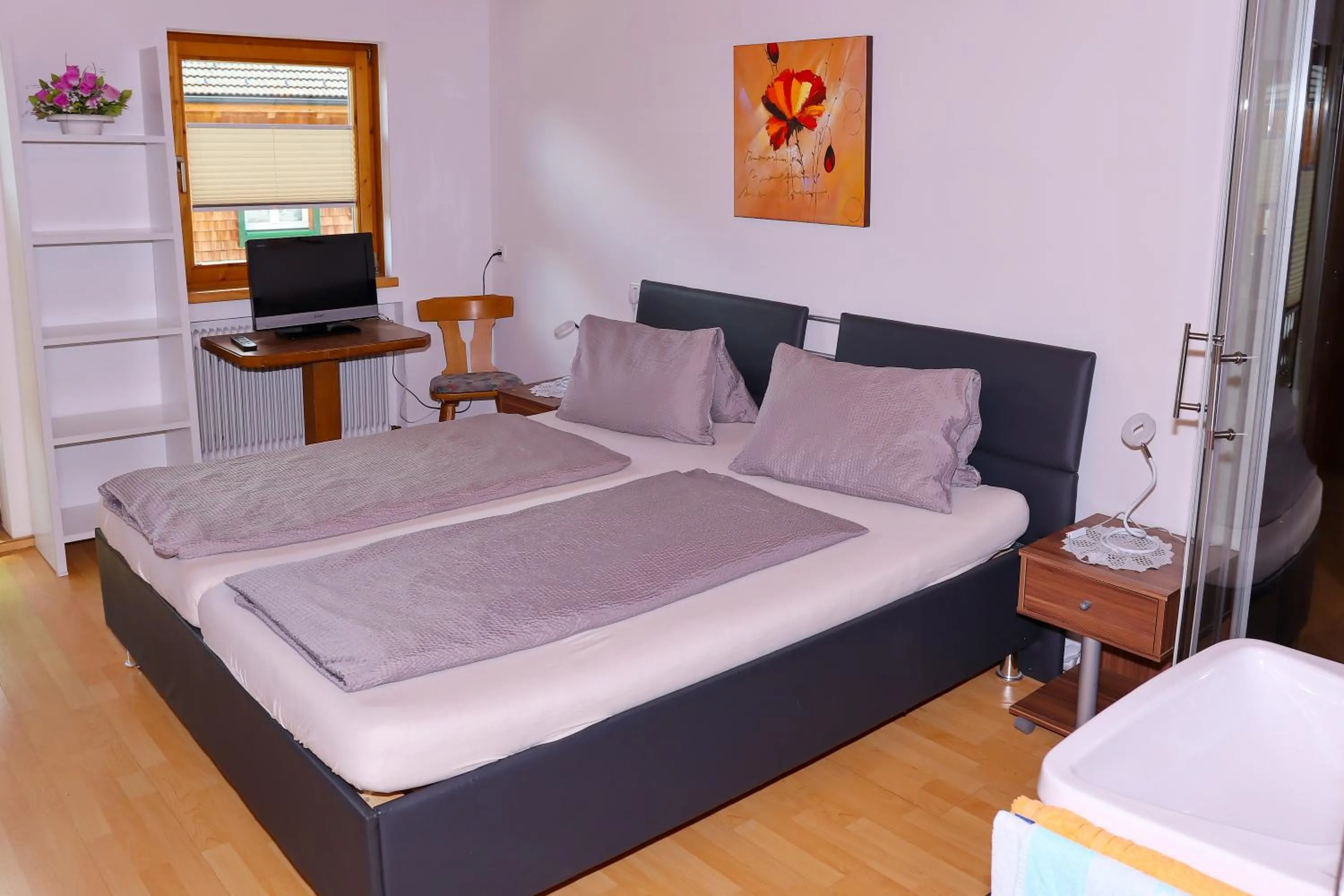 Bedroom, Bed in Palfner