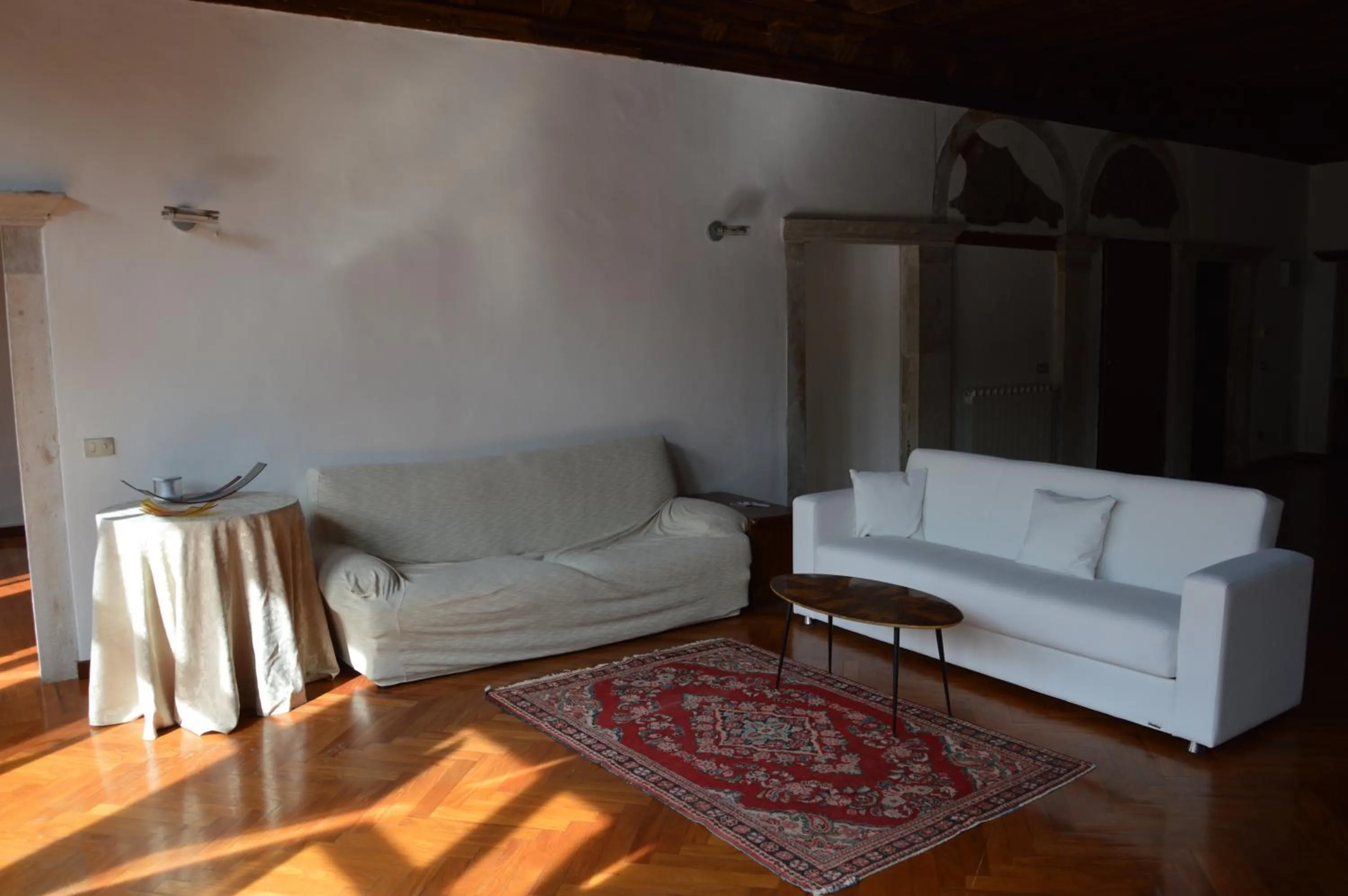 Communal lounge/ TV room in Dorso Duro Apartment