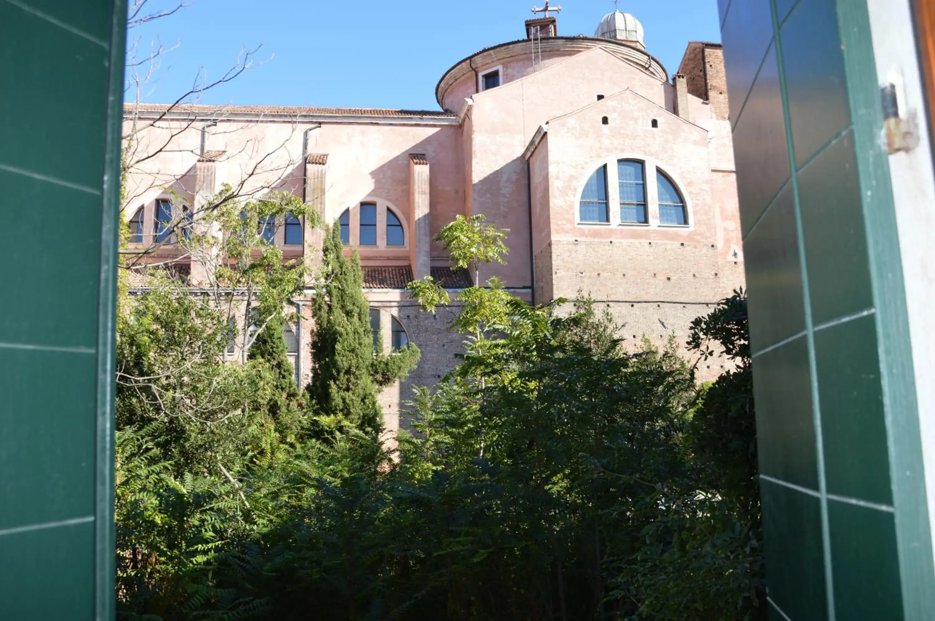 Garden view in Dorso Duro Apartment Garden view in Dorso Duro Apartment