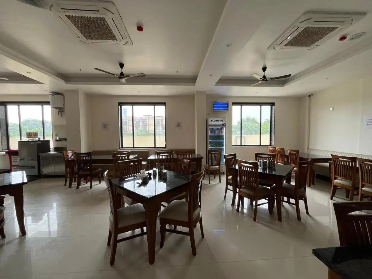 Deluxe Double Room in Hotel Krishna Anandam Deluxe Double Room in Hotel Krishna Anandam