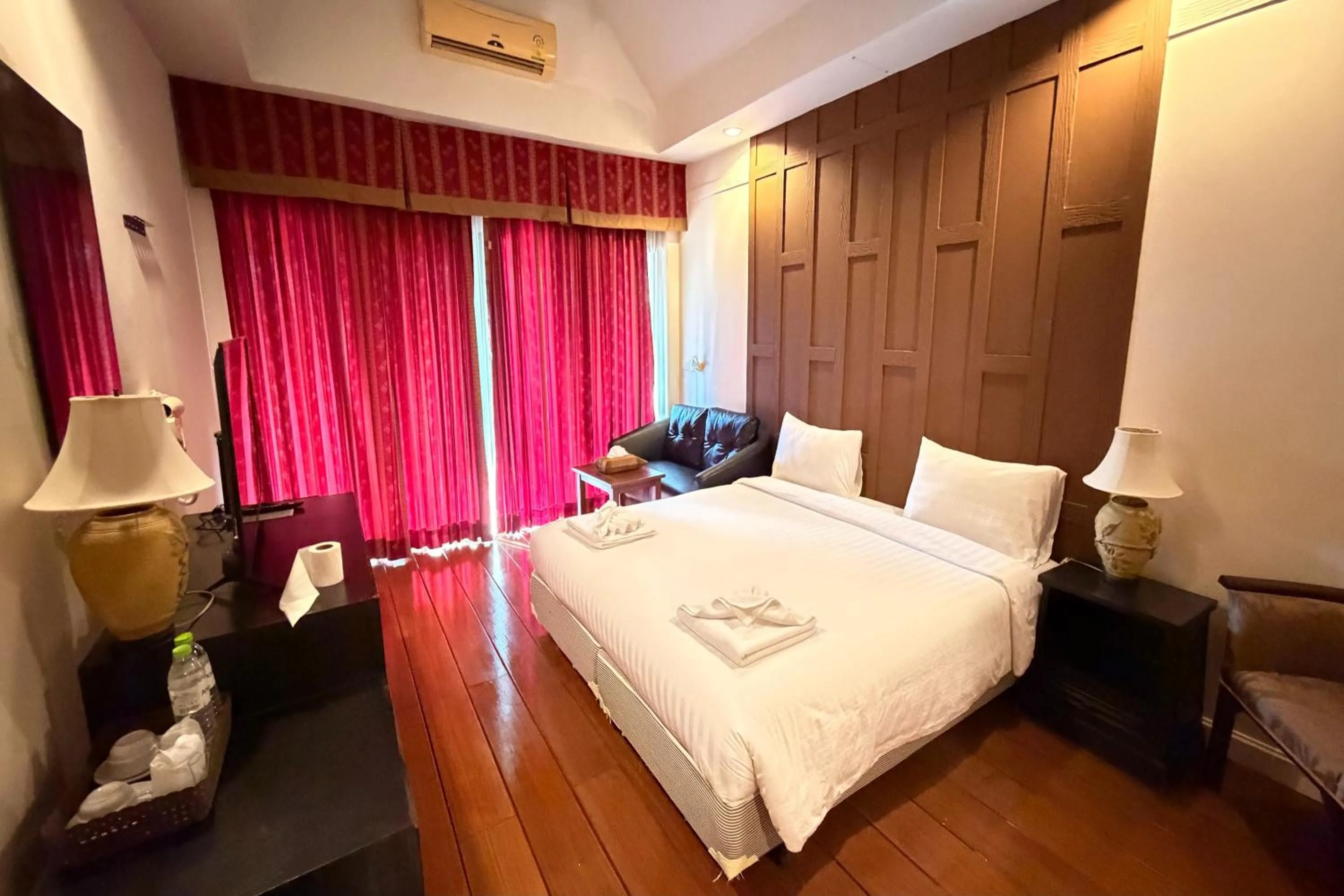 Suite with Pool View in The Grand Imperial