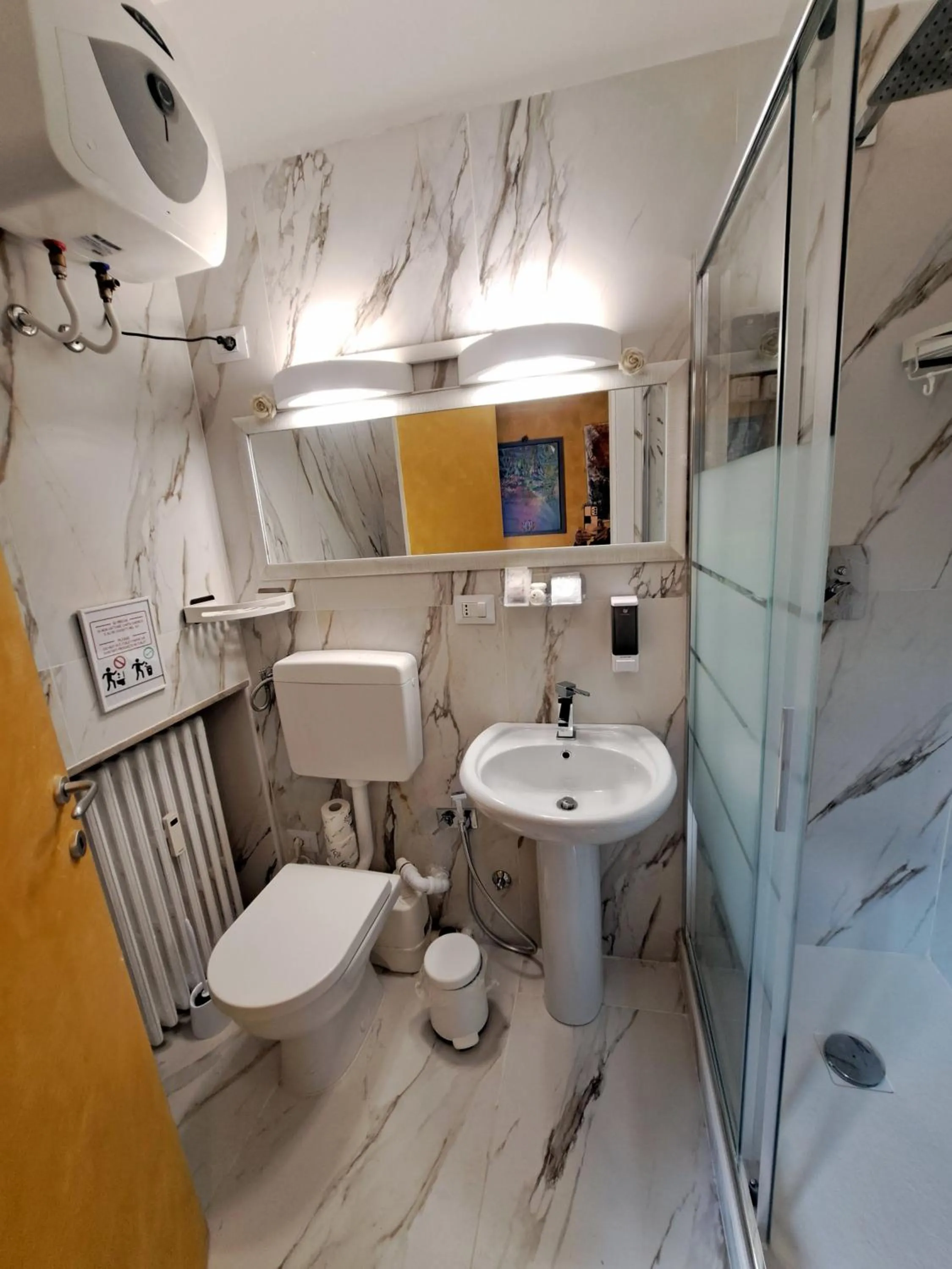 Bathroom in Bed & Breakfast A San Siro 75