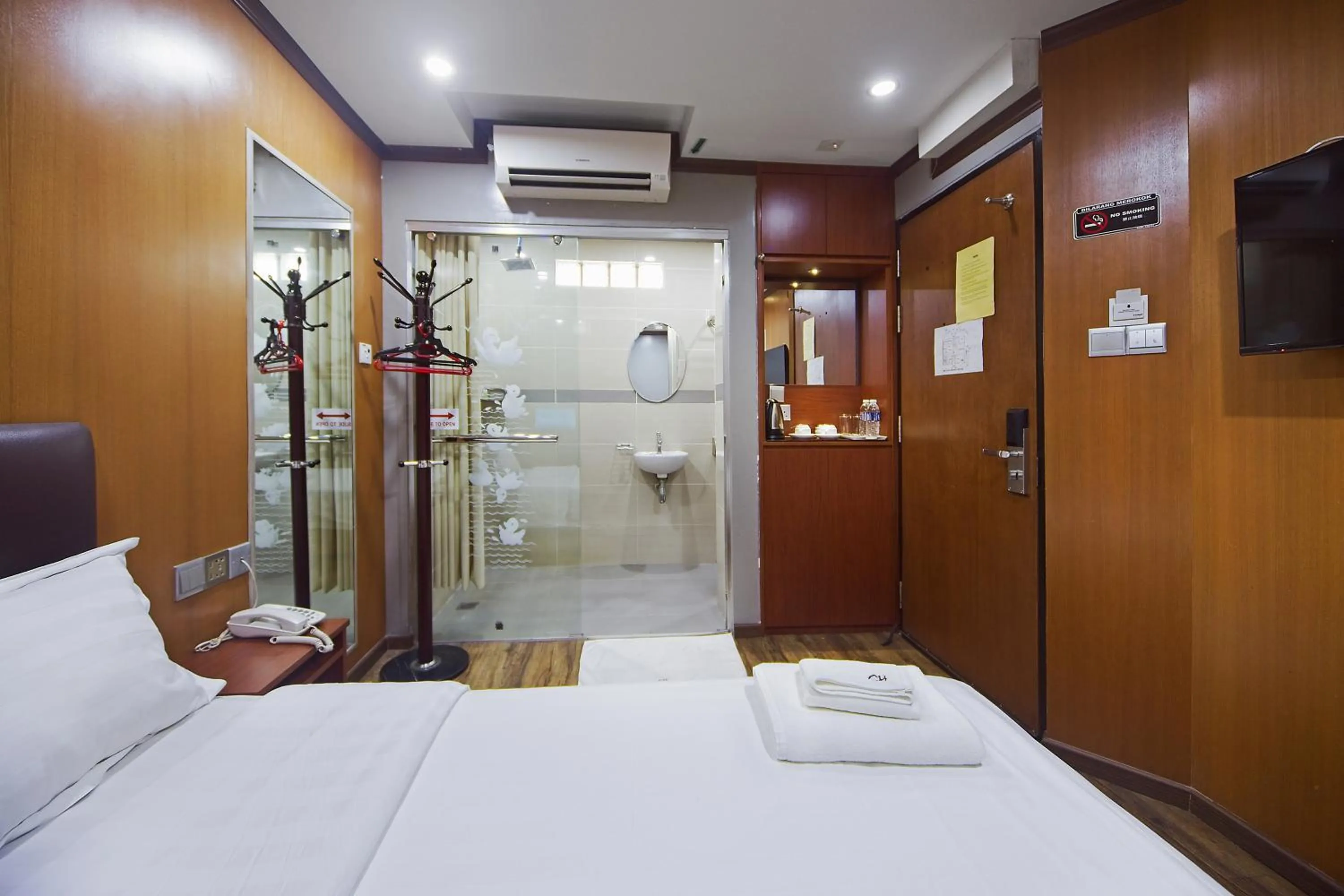 Bed in Chimera Hotel