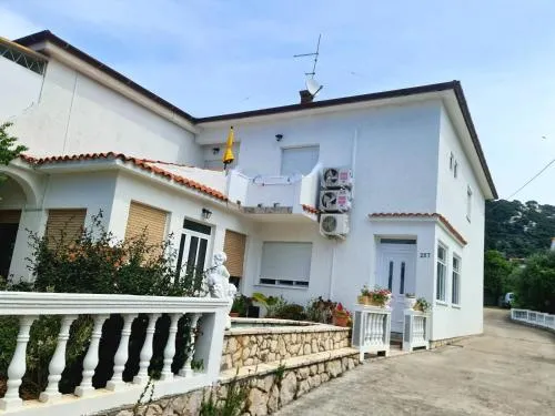 Villa Rab Robert