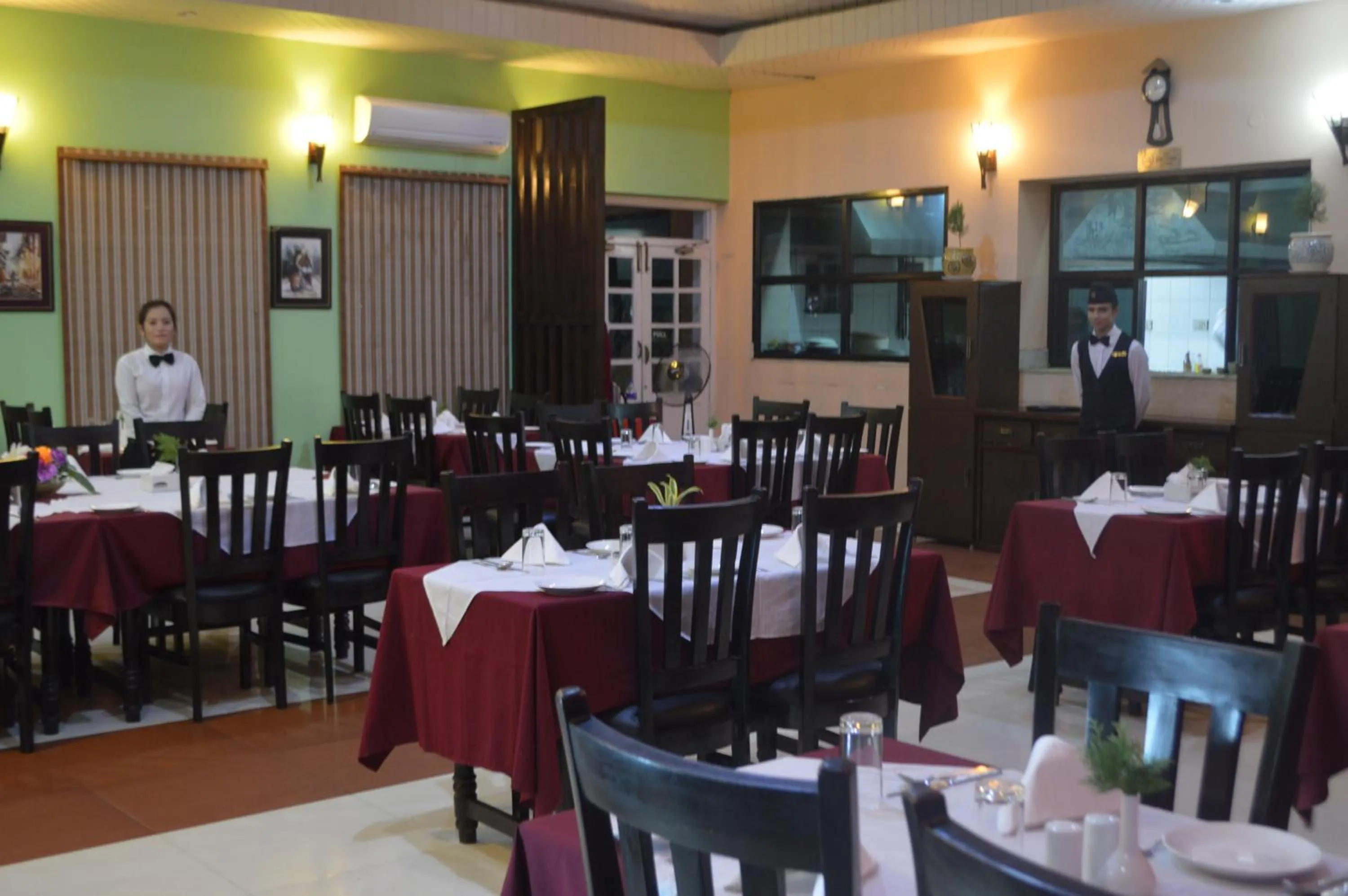 Restaurant/places to eat in Dreamland Gold Resort & Hotel