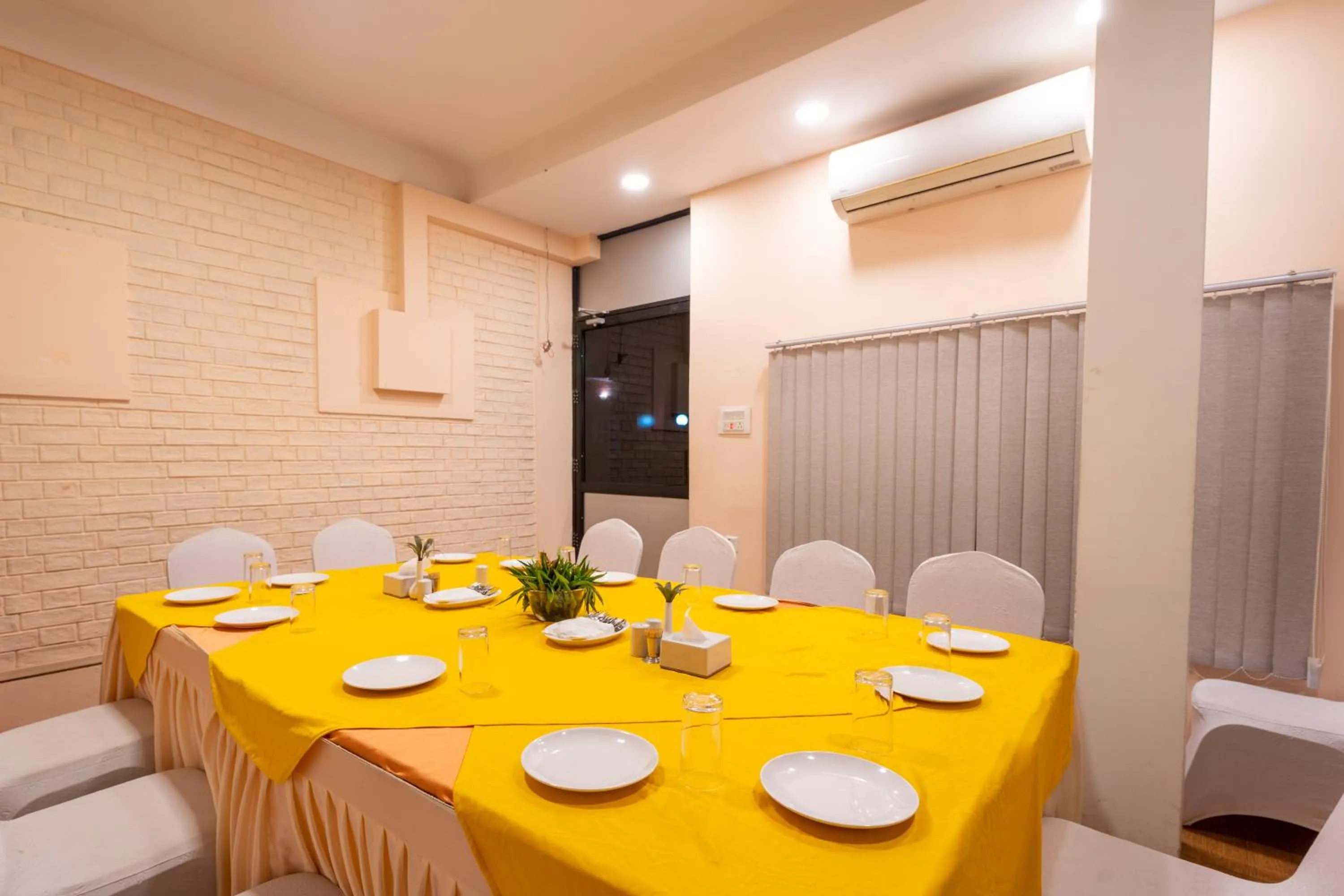 Dining area in Dreamland Gold Resort & Hotel