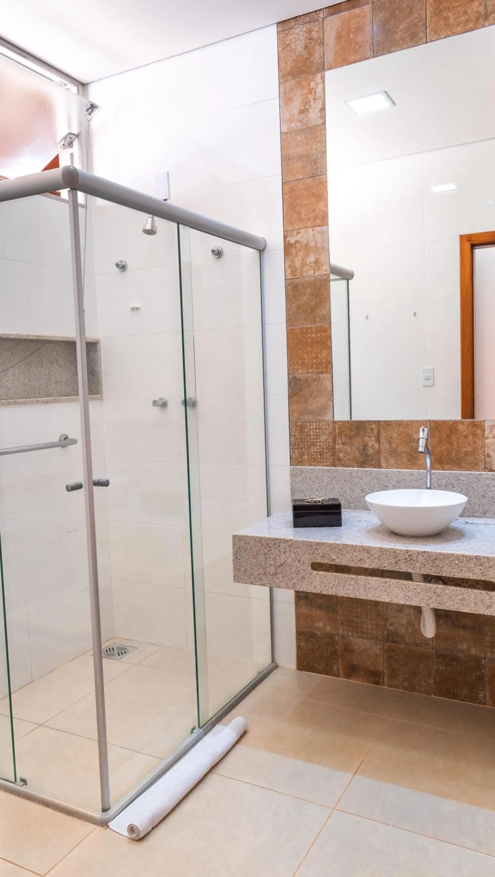 Bathroom in BellaMinas Pousada