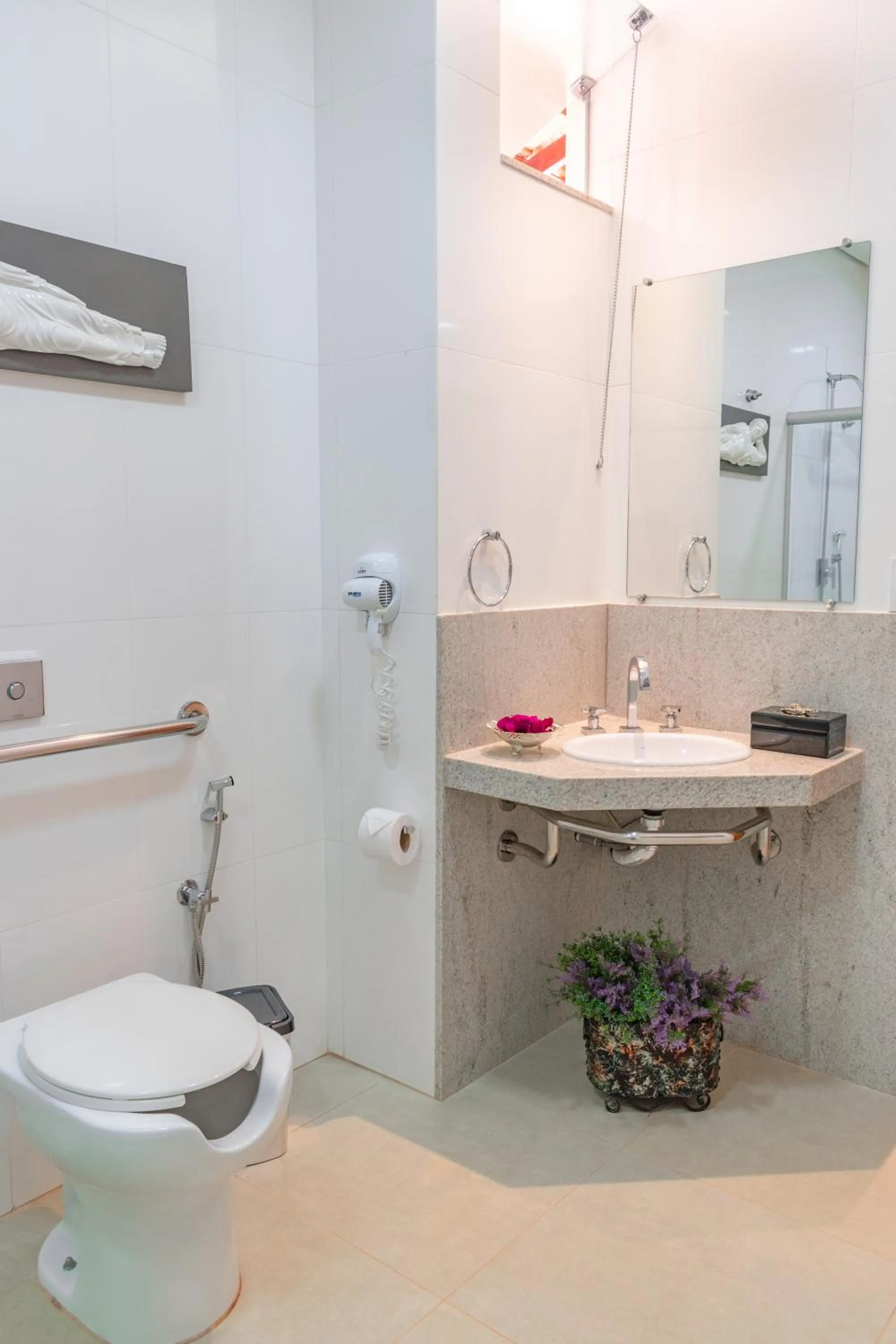 Bathroom in BellaMinas Pousada