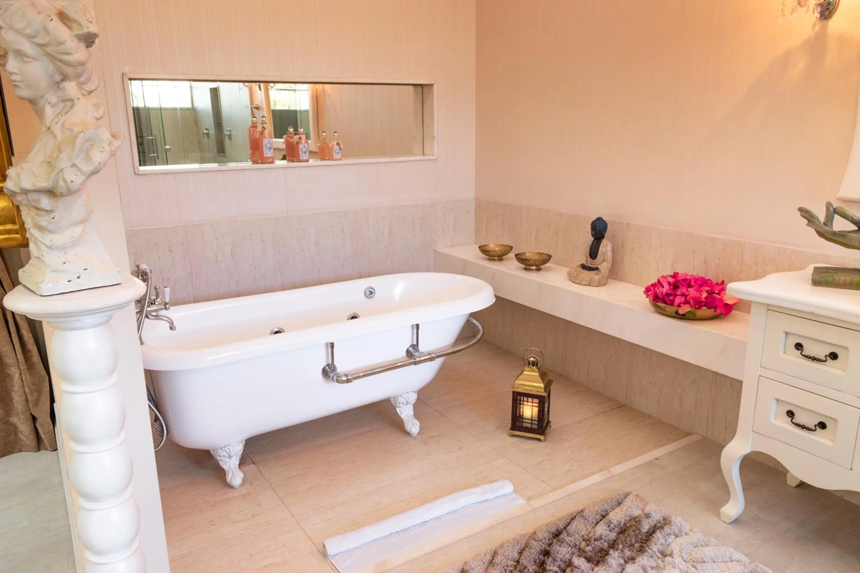 Hot Tub in BellaMinas Pousada