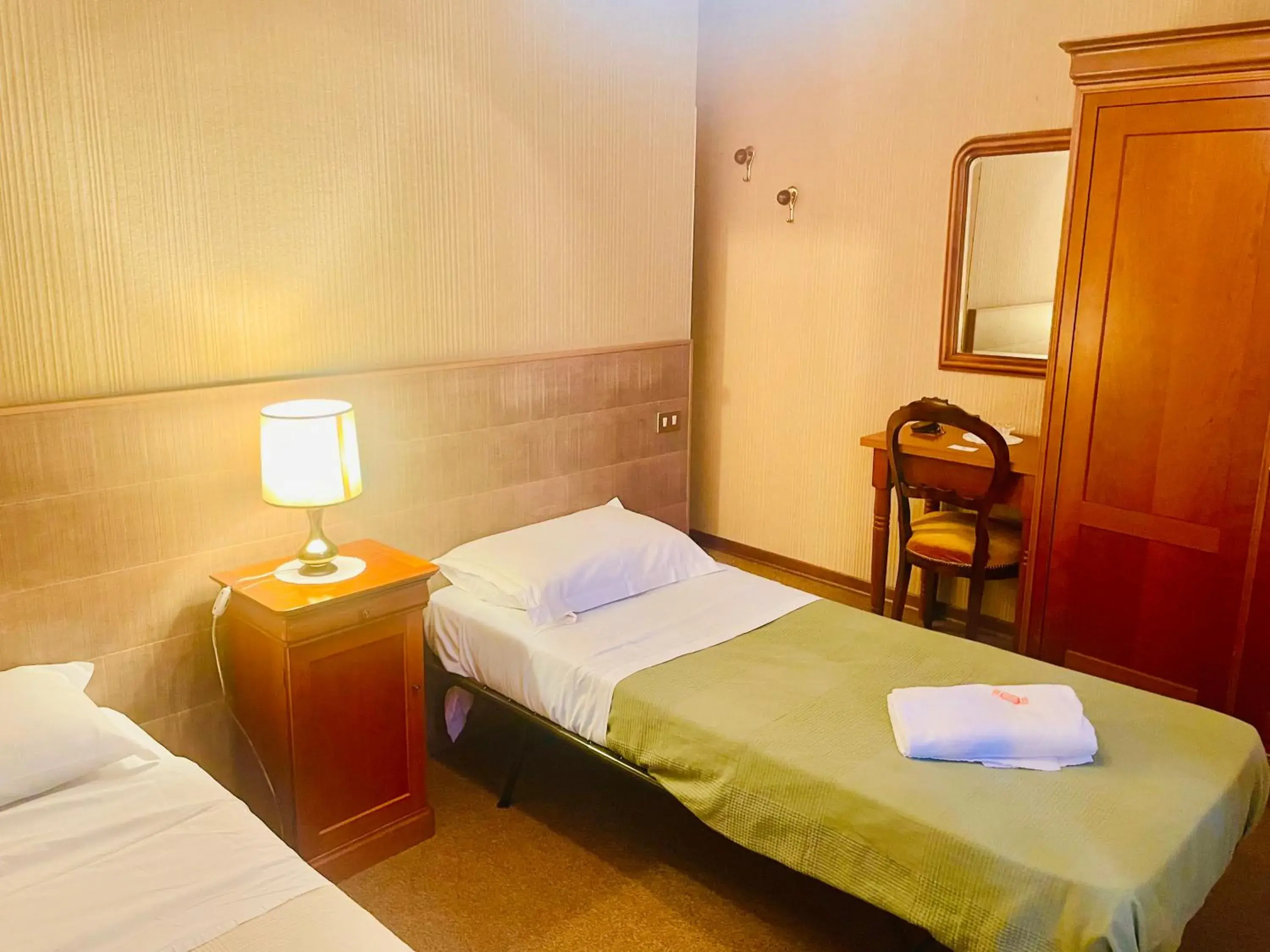 Twin Room with Private Bathroom - single occupancy in Albergo Casa Sperti Twin Room with Private Bathroom - single occupancy in Albergo Casa Sperti