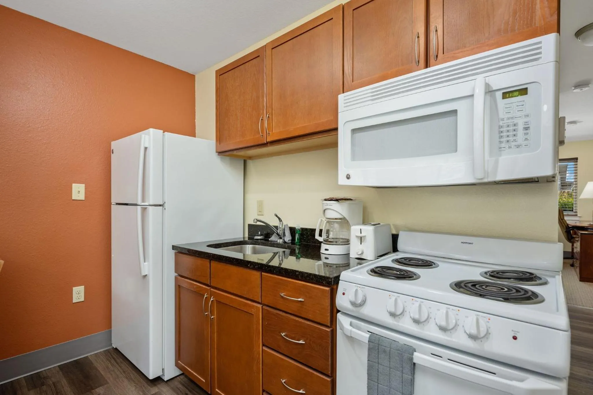 kitchen in Affordable Suites of America Stafford Quantico
