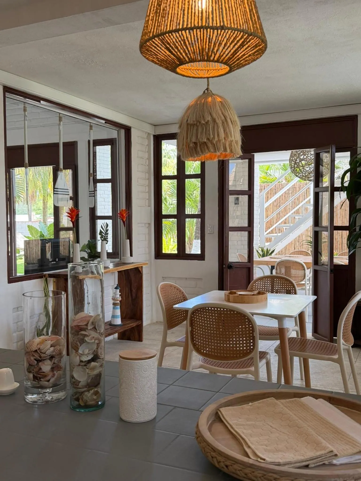 Seating area in Cardedeu Residence Cangrejera