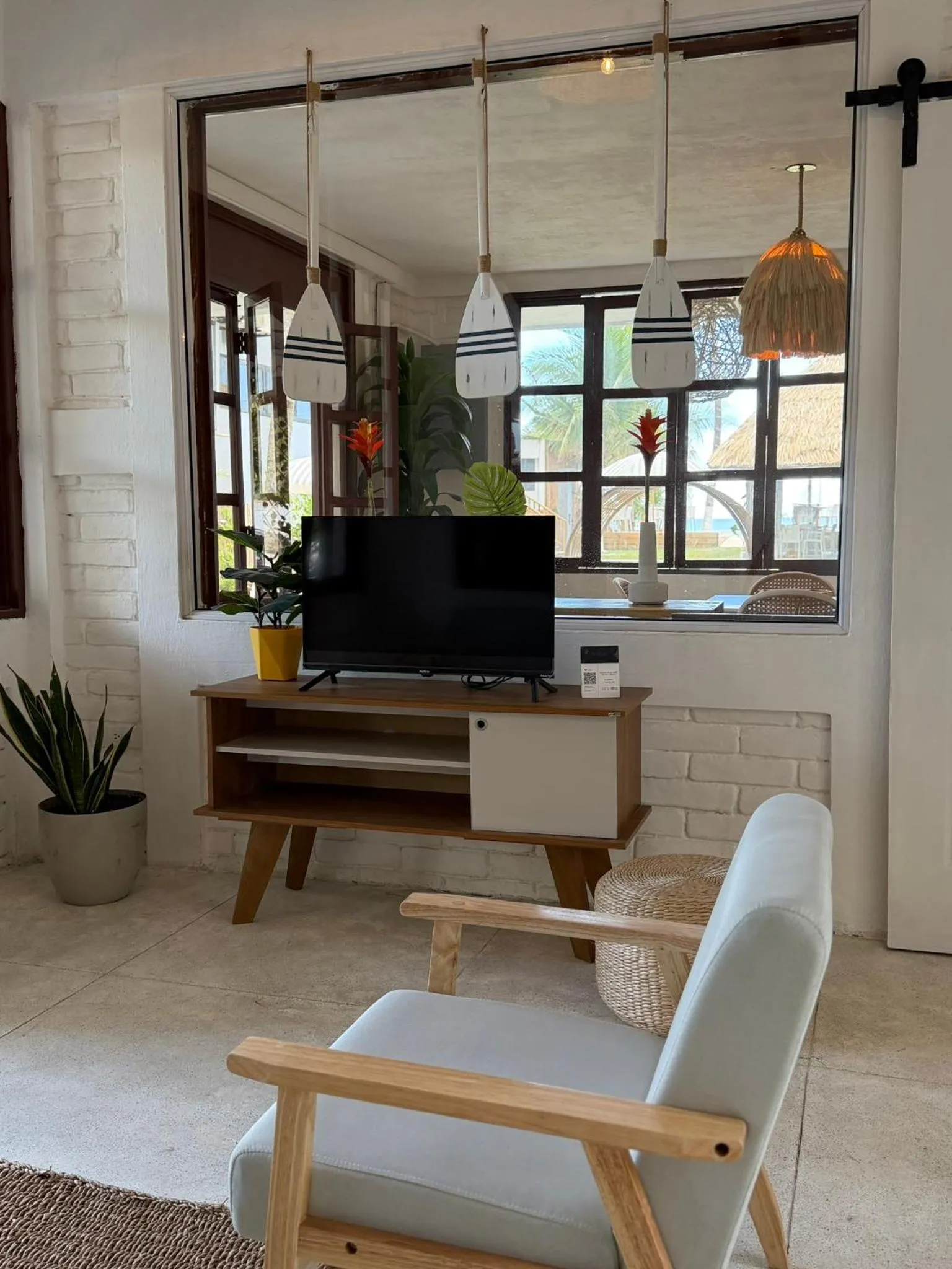 Seating area in Cardedeu Residence Cangrejera