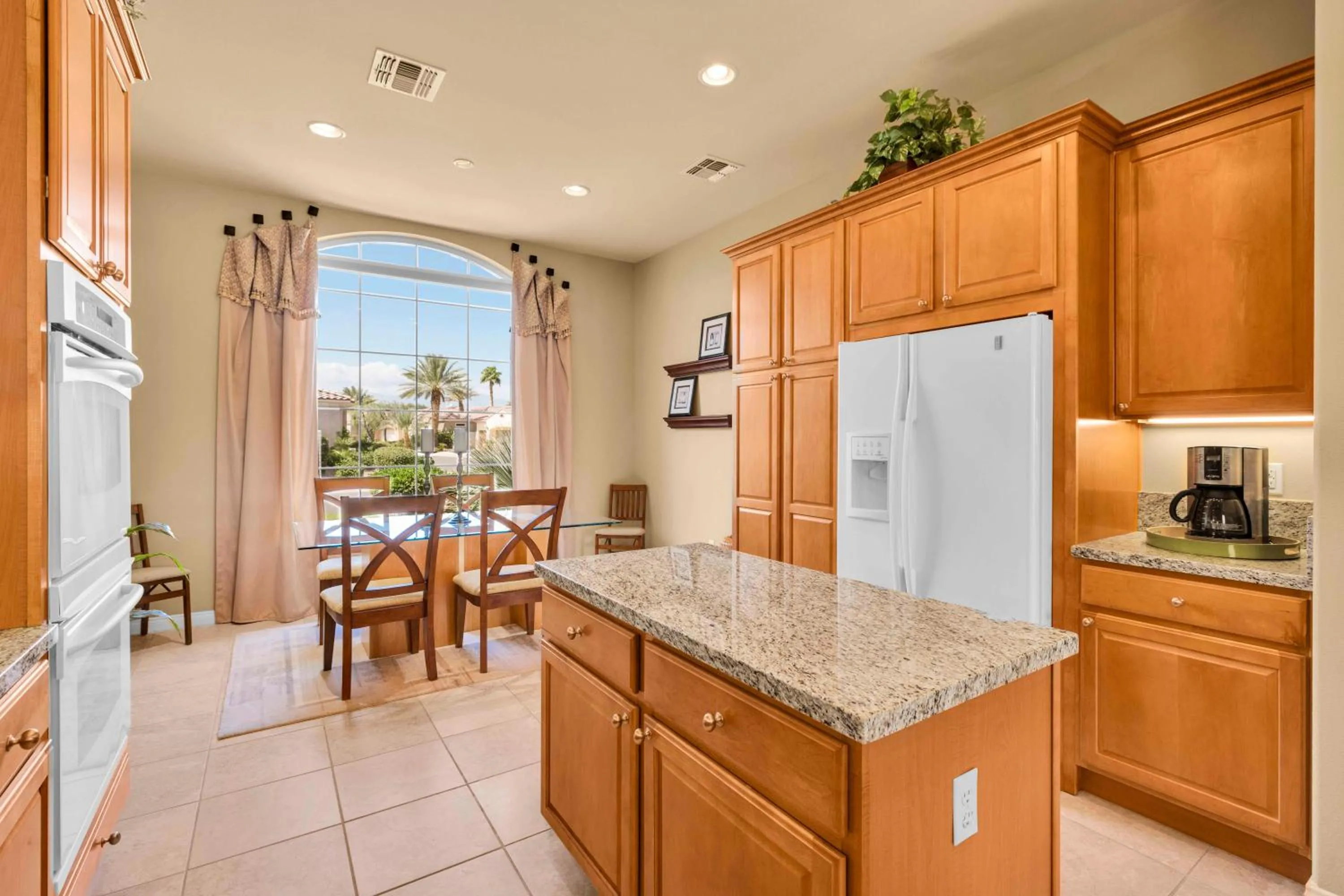 Kitchen or kitchenette in Desert Fairway Oasis