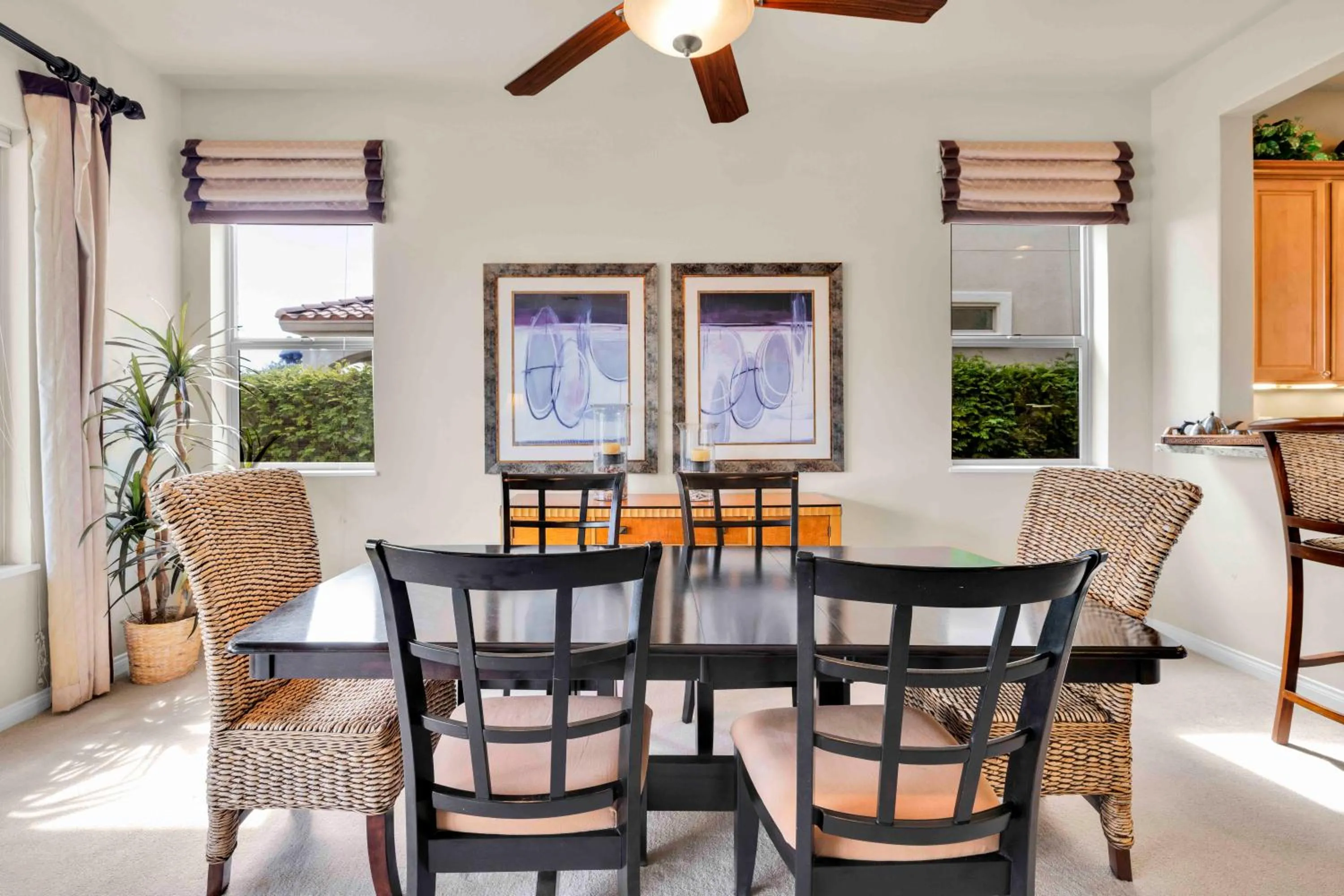 Dining area in Desert Fairway Oasis