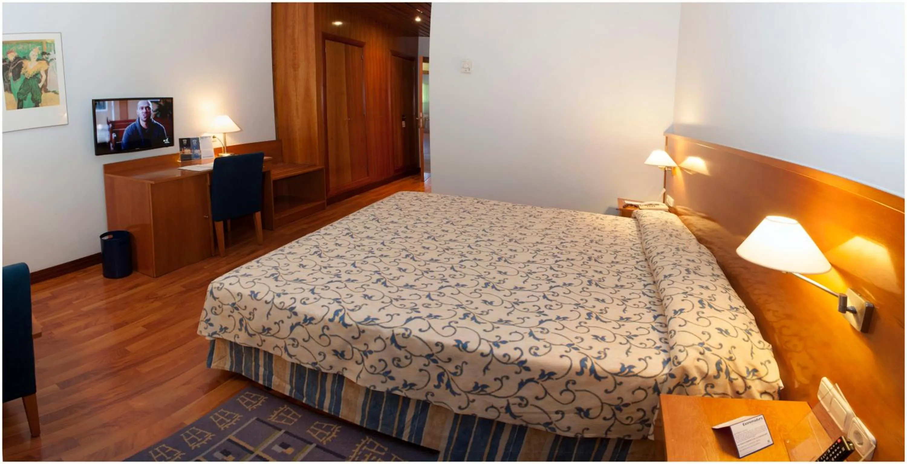 Photo of the whole room, Bed in Extremadura Hotel